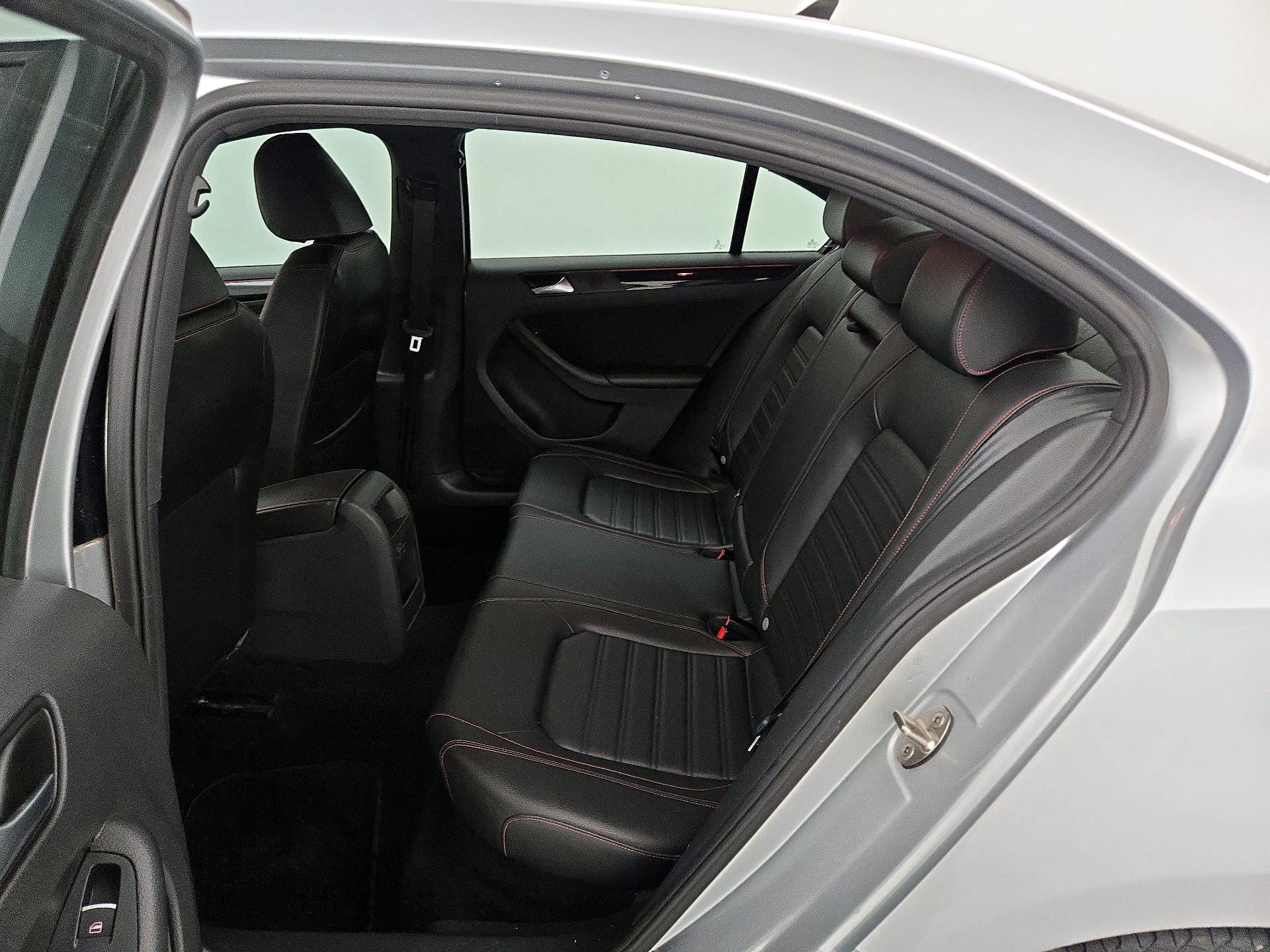 Thumbnail: 2016 Volkswagen Jetta - 19