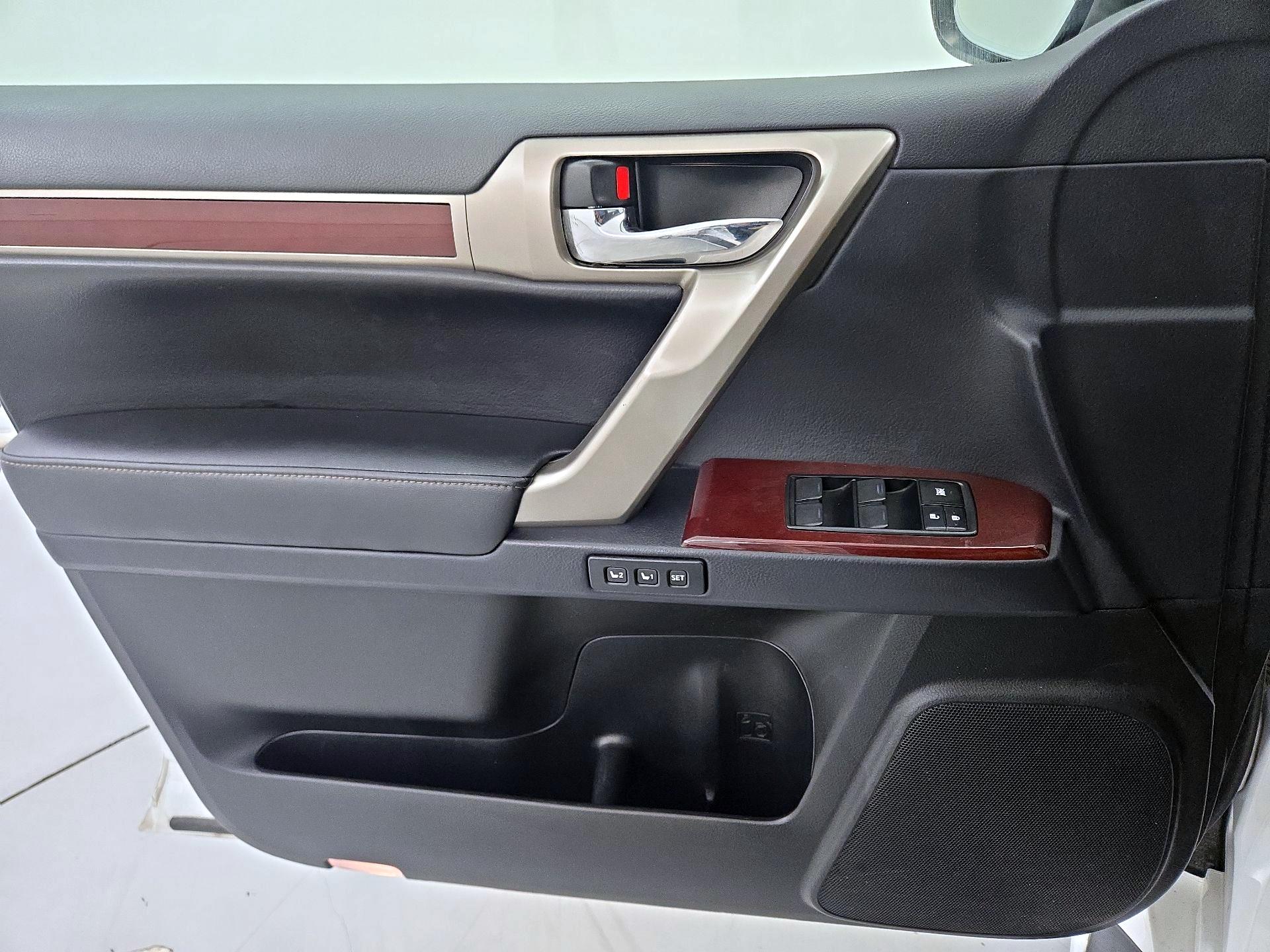 Thumbnail: 2019 Lexus GX - 12