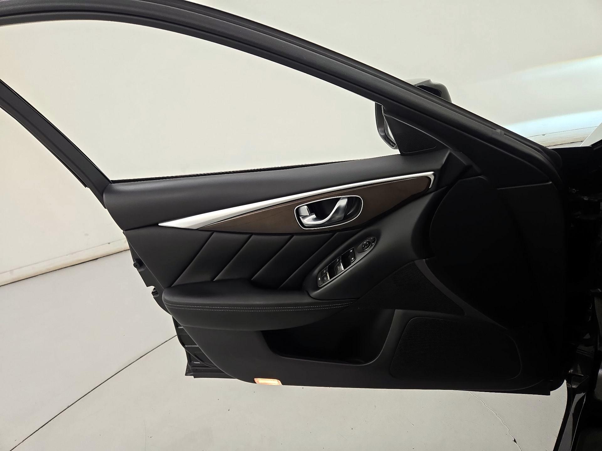 Thumbnail: 2018 INFINITI Q50 - 12