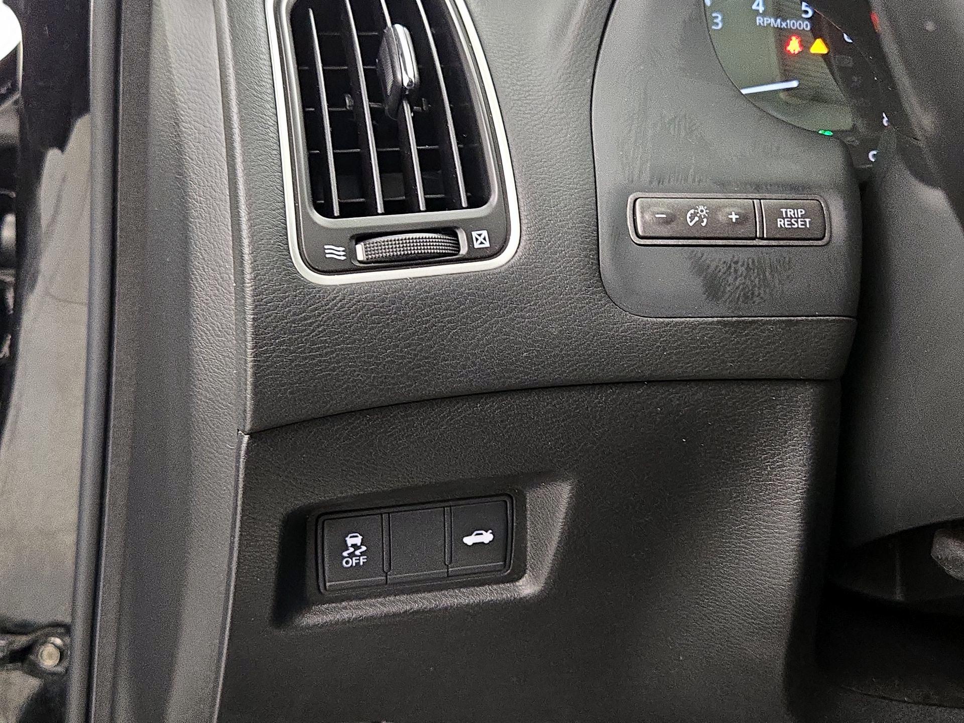 Thumbnail: 2018 INFINITI Q50 - 13