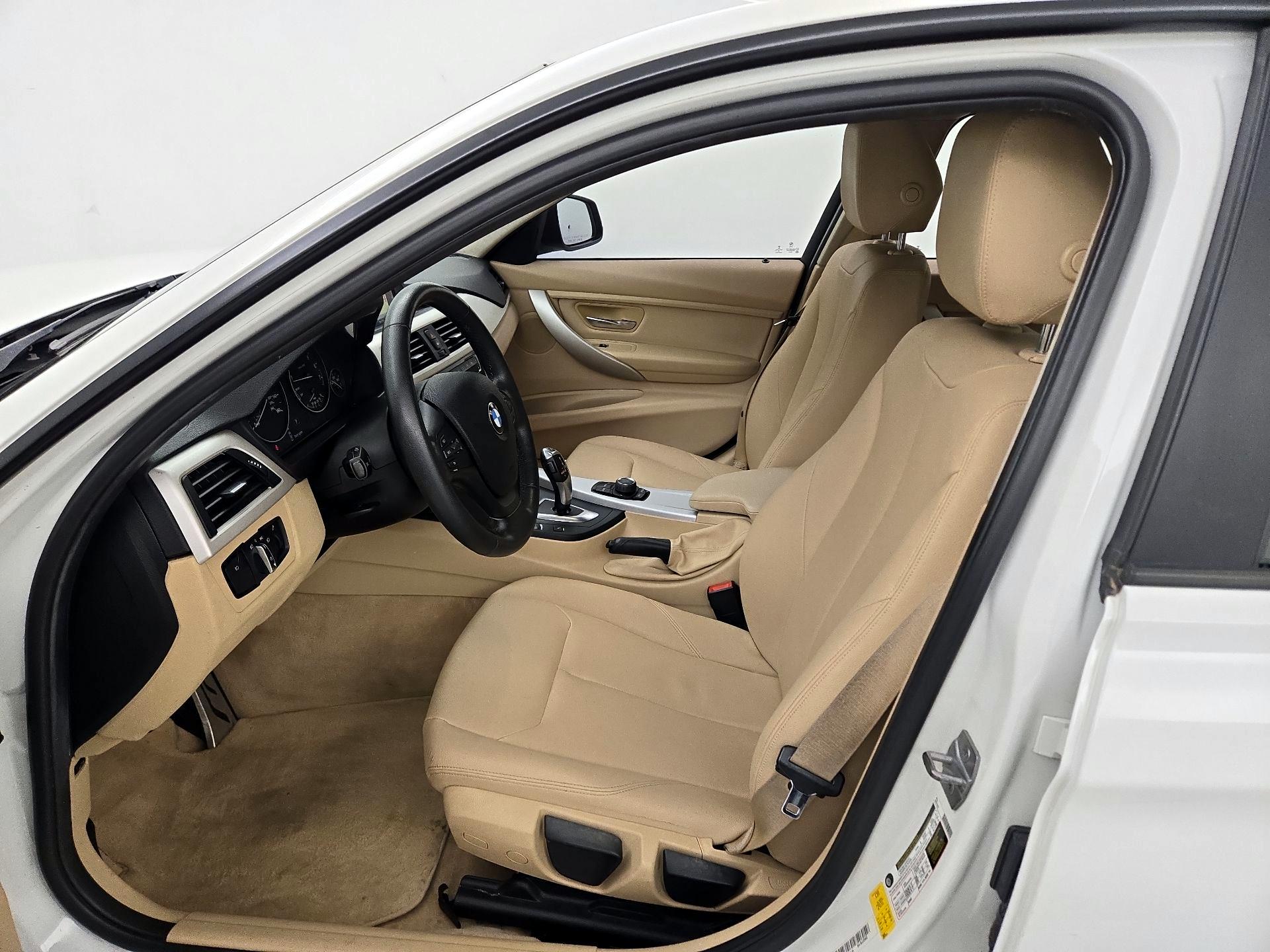 Thumbnail: 2016 BMW 3 Series - 11