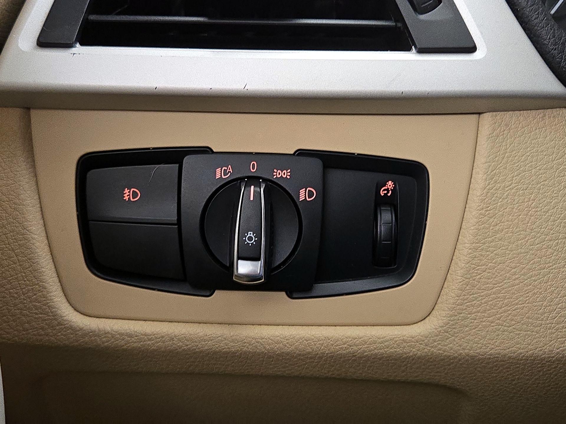 Thumbnail: 2016 BMW 3 Series - 13