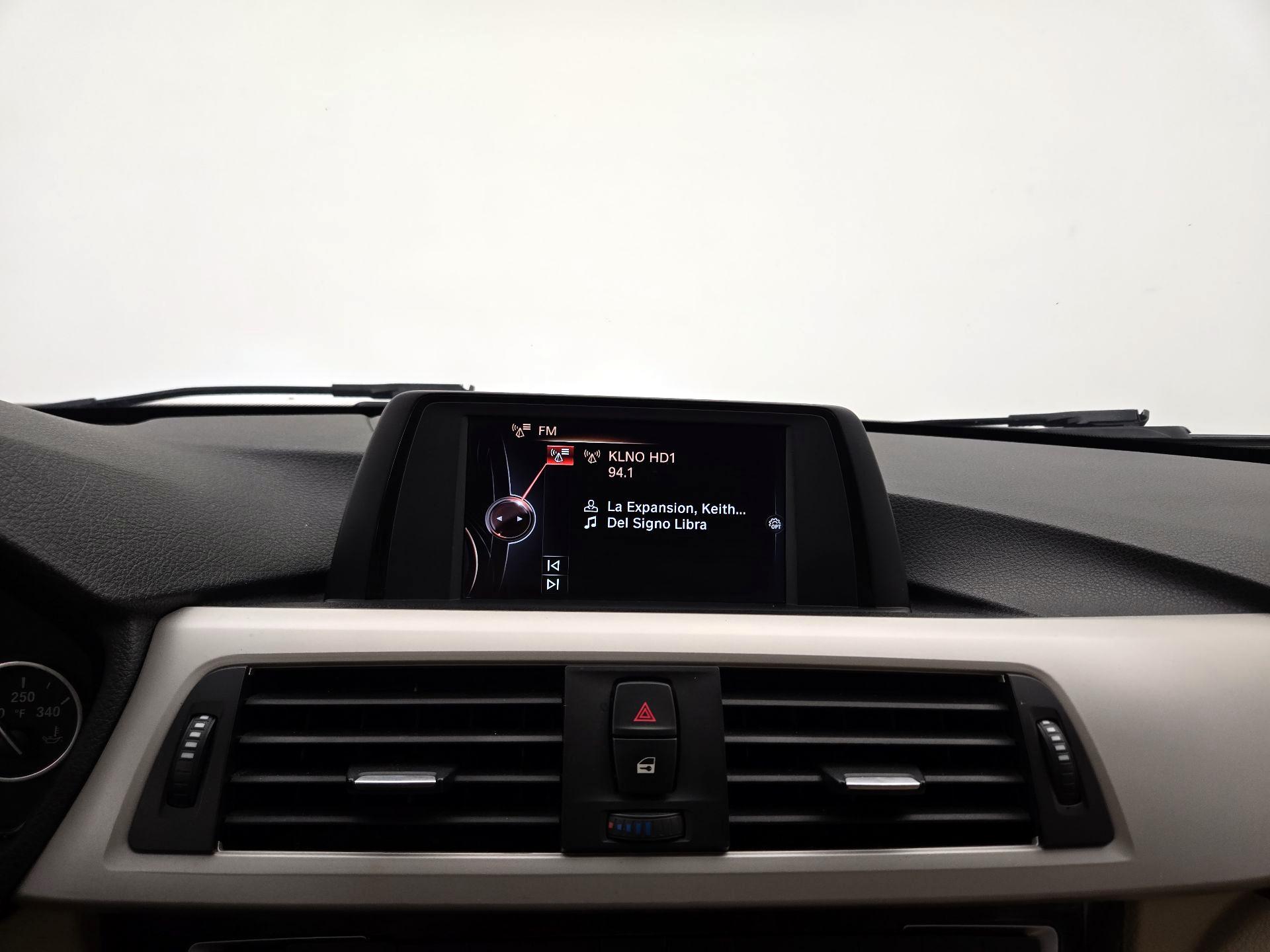 Thumbnail: 2016 BMW 3 Series - 15