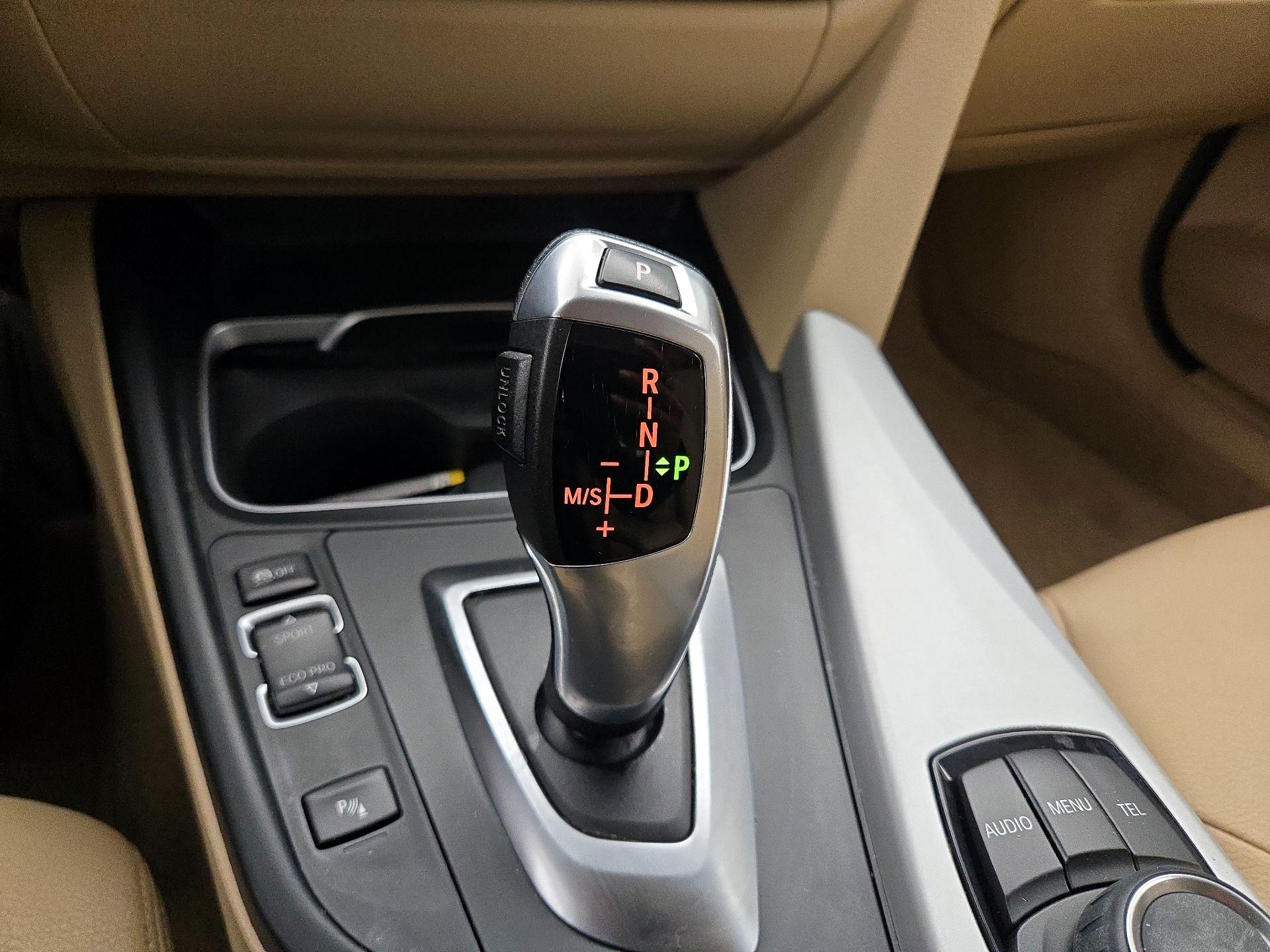 Thumbnail: 2016 BMW 3 Series - 17