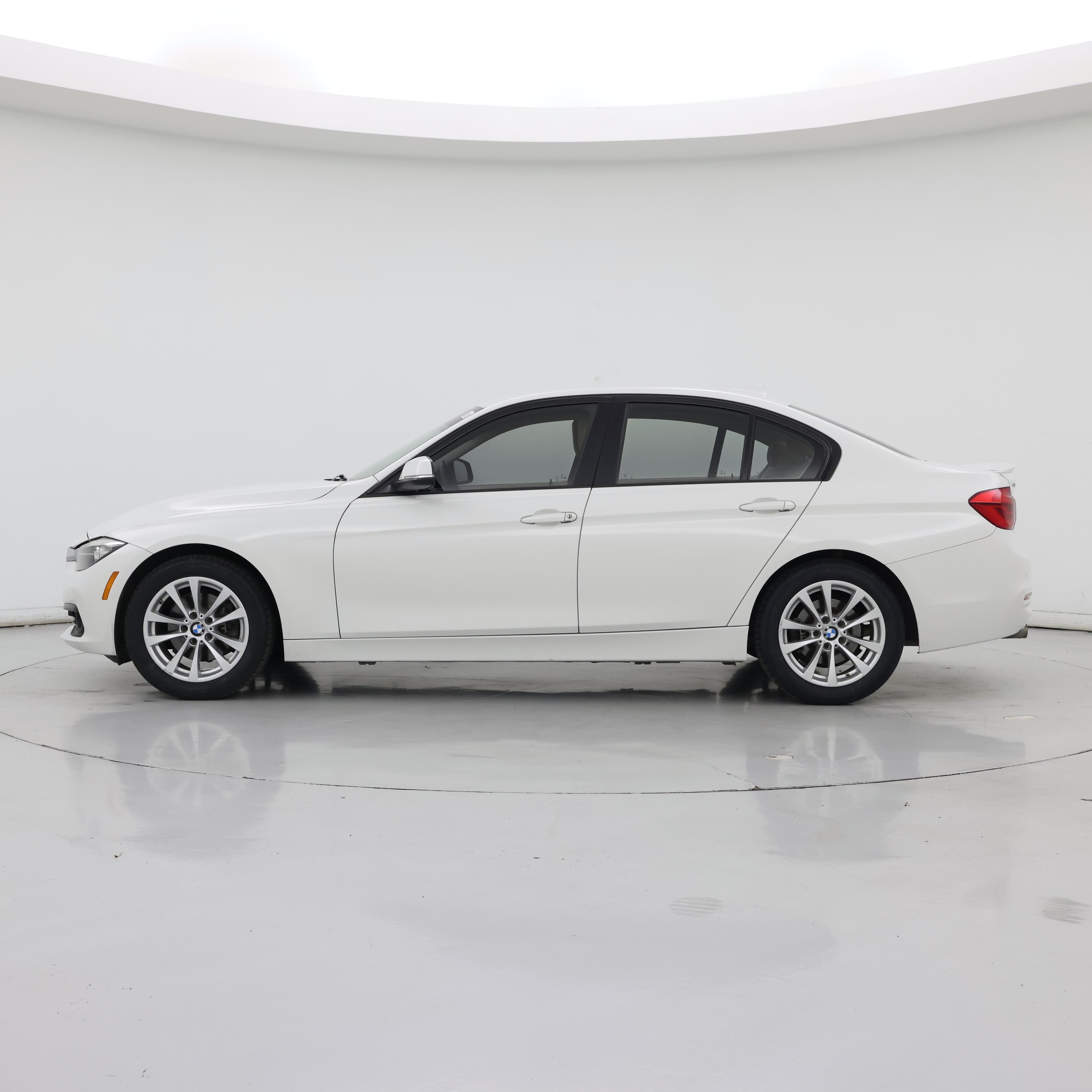 Thumbnail: 2016 BMW 3 Series - 3