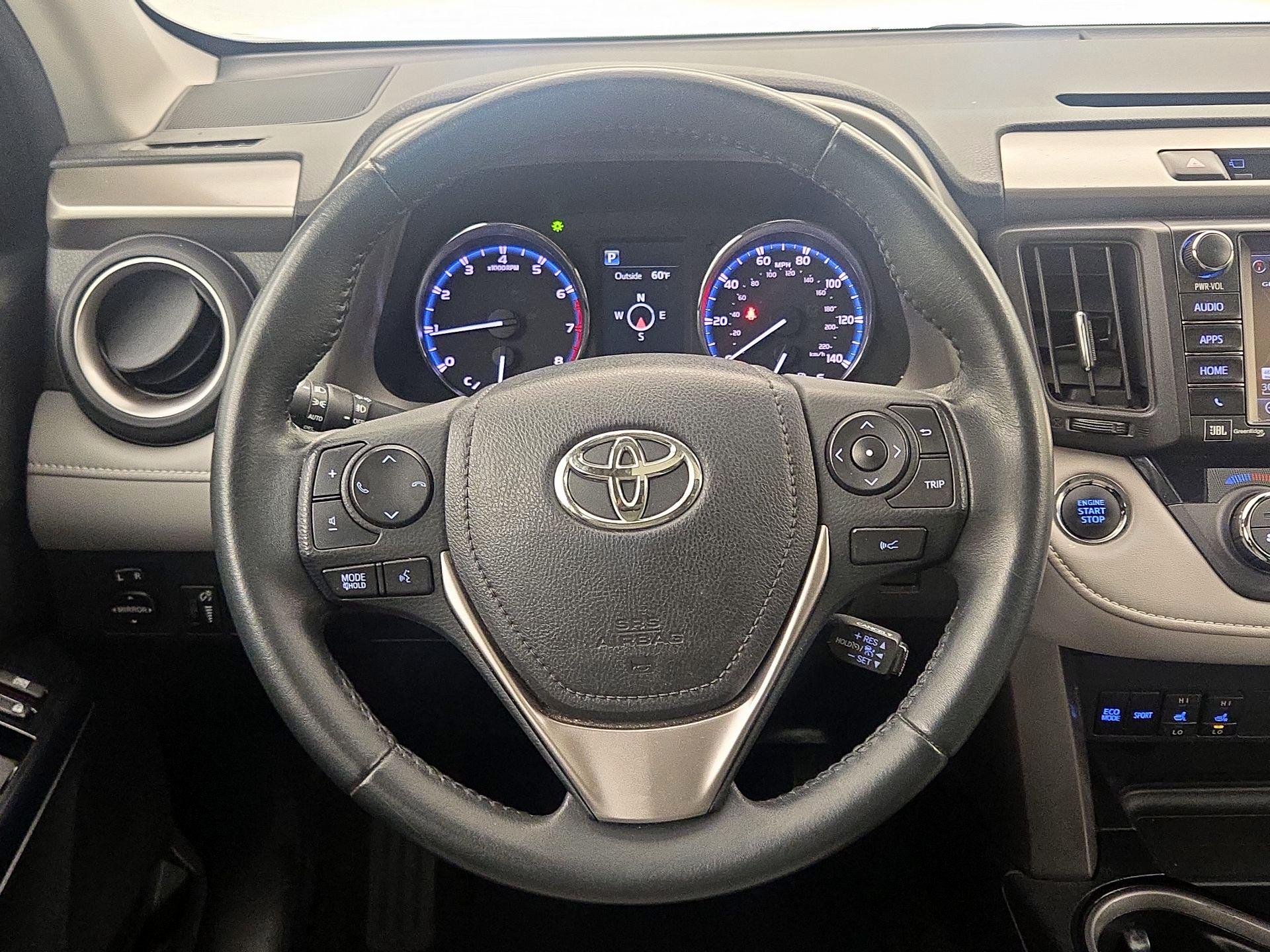 Thumbnail: 2017 Toyota RAV4 - 10