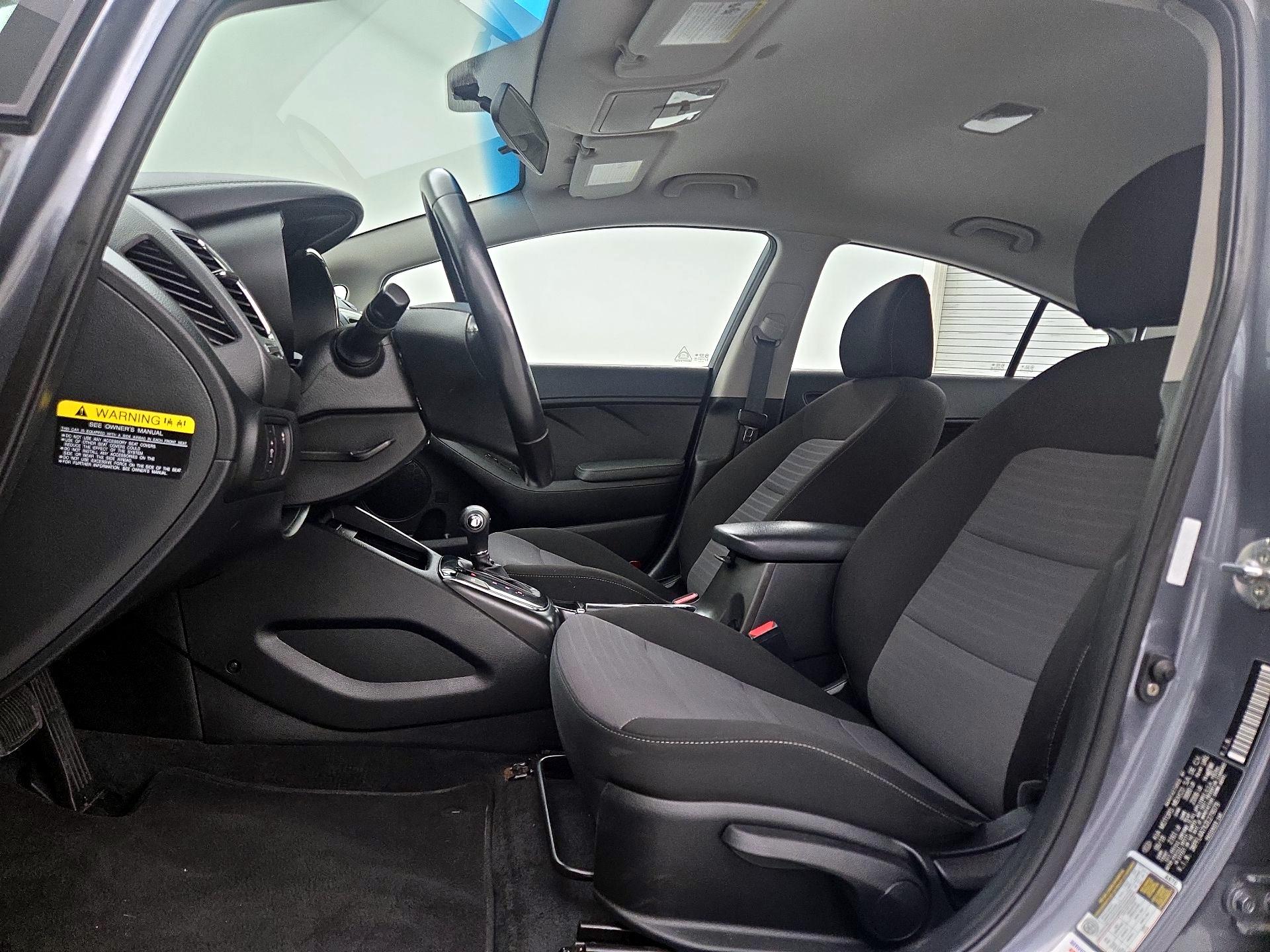 Thumbnail: 2018 Kia Forte - 11