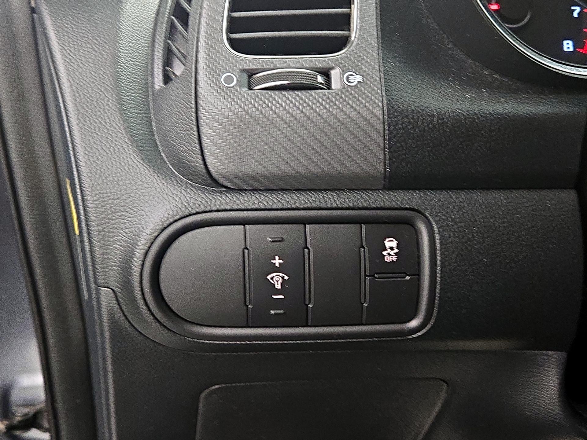 Thumbnail: 2018 Kia Forte - 13