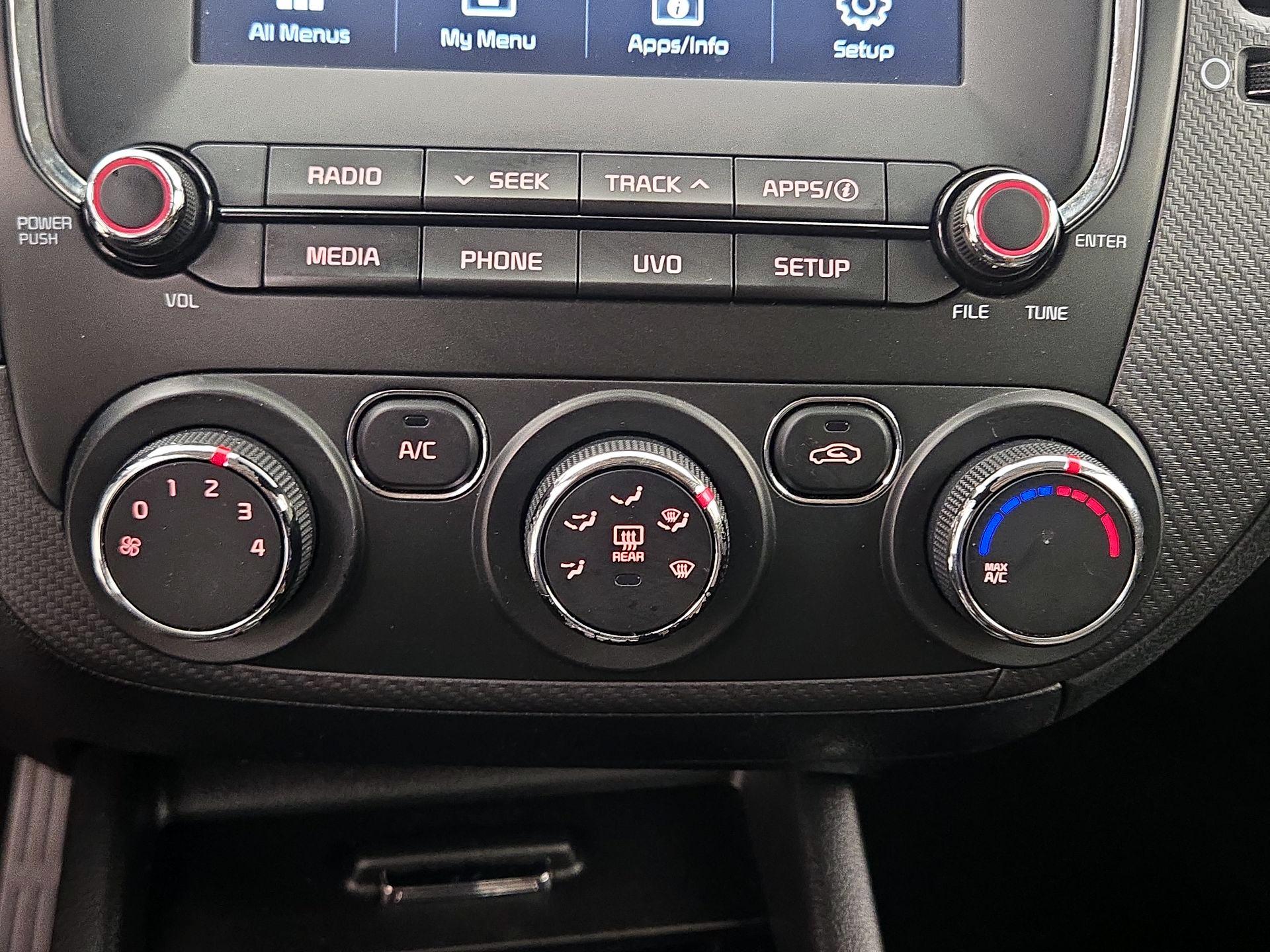 Thumbnail: 2018 Kia Forte - 16