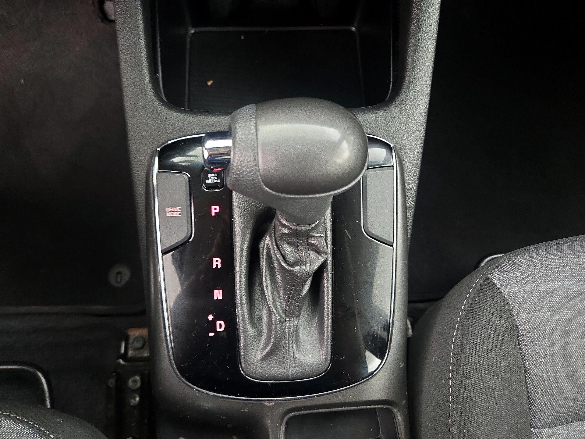 Thumbnail: 2018 Kia Forte - 17