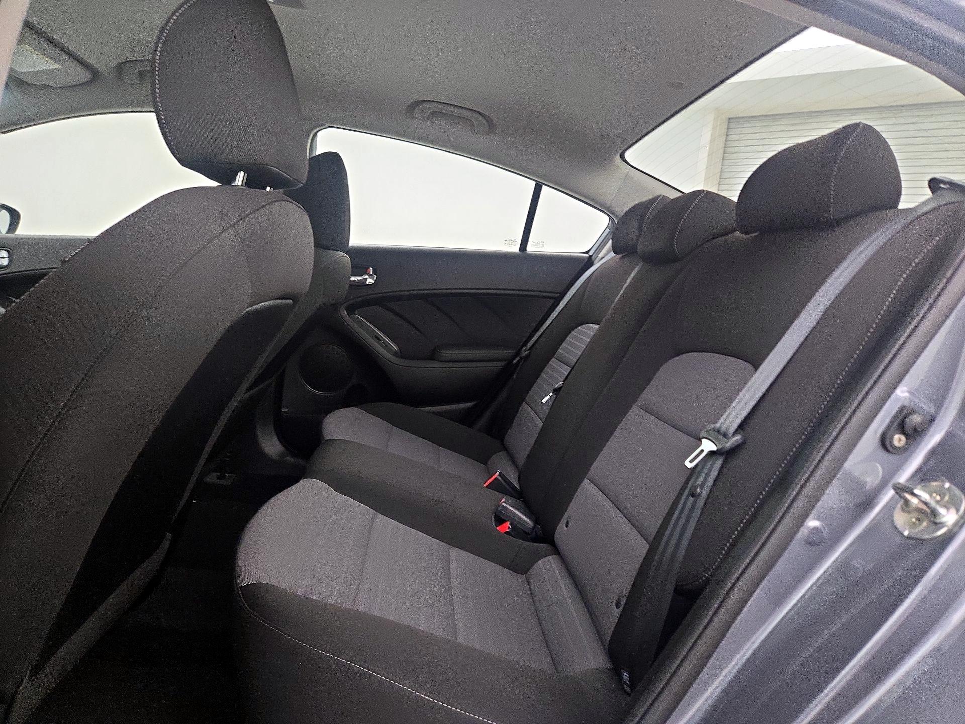 Thumbnail: 2018 Kia Forte - 19