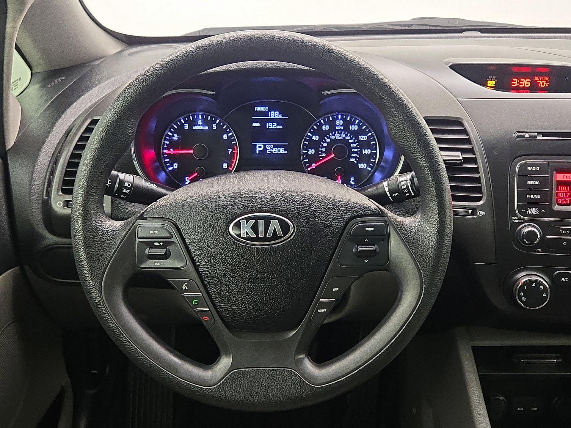 Thumbnail: 2015 Kia Forte - 10