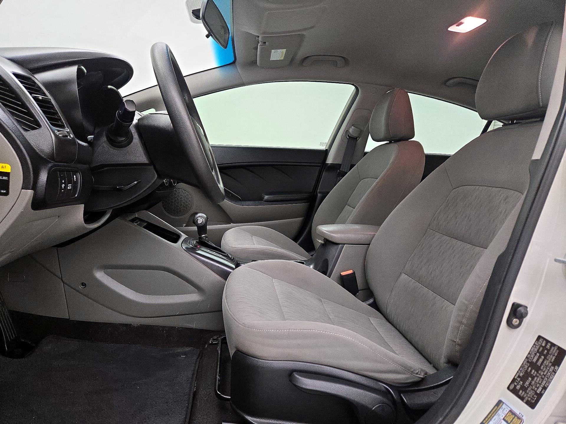 Thumbnail: 2015 Kia Forte - 11