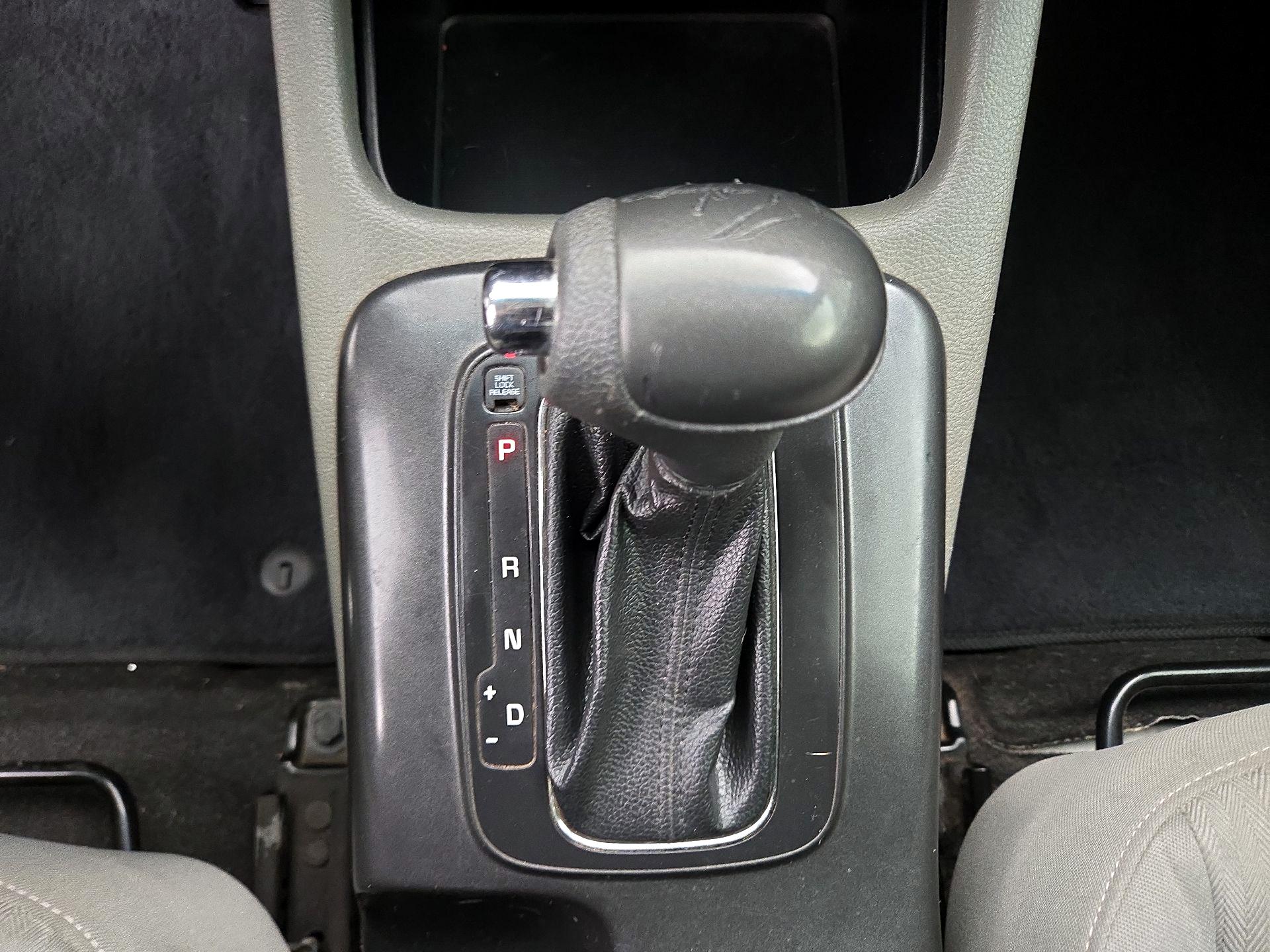 Thumbnail: 2015 Kia Forte - 16