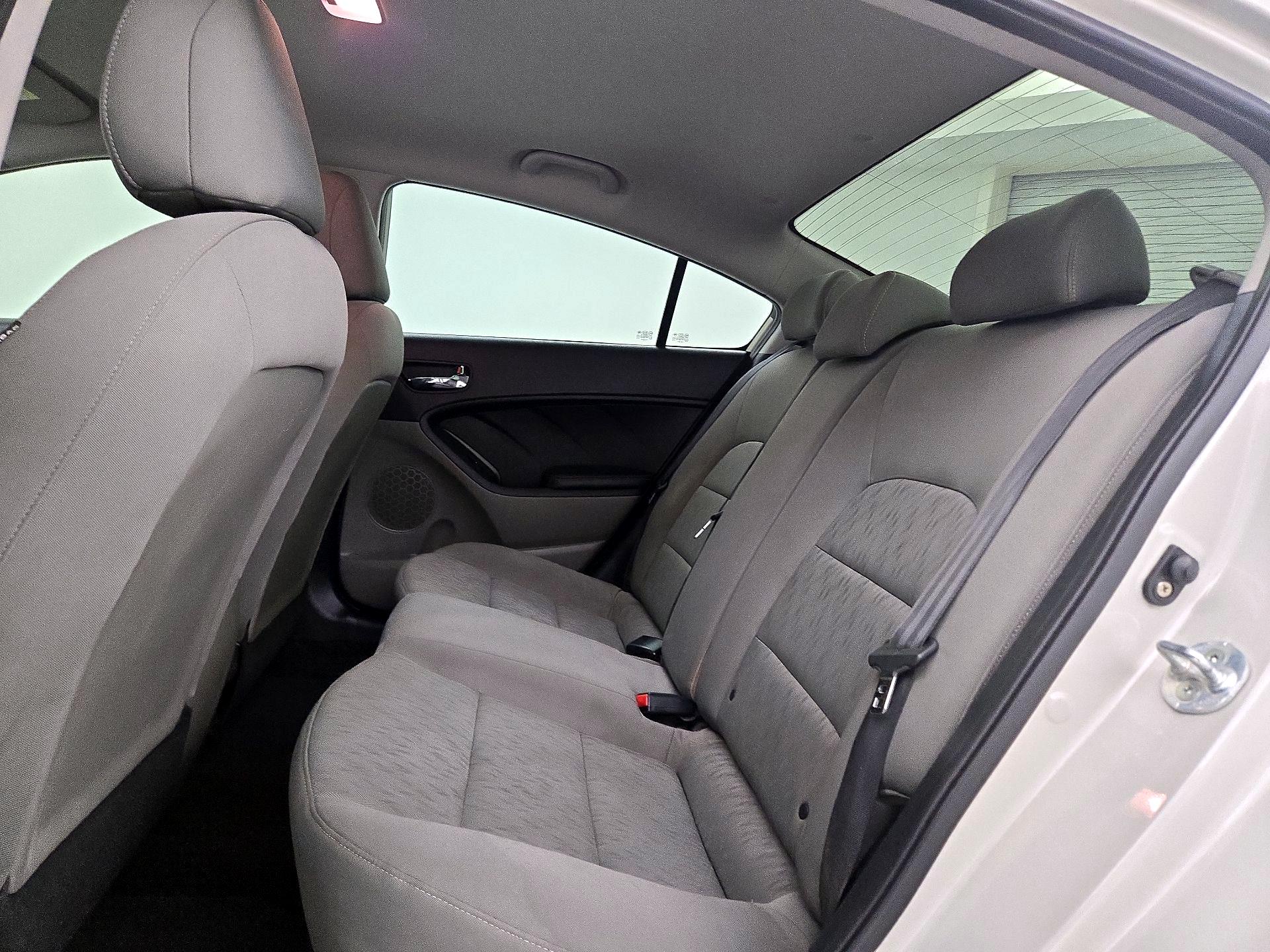 Thumbnail: 2015 Kia Forte - 18