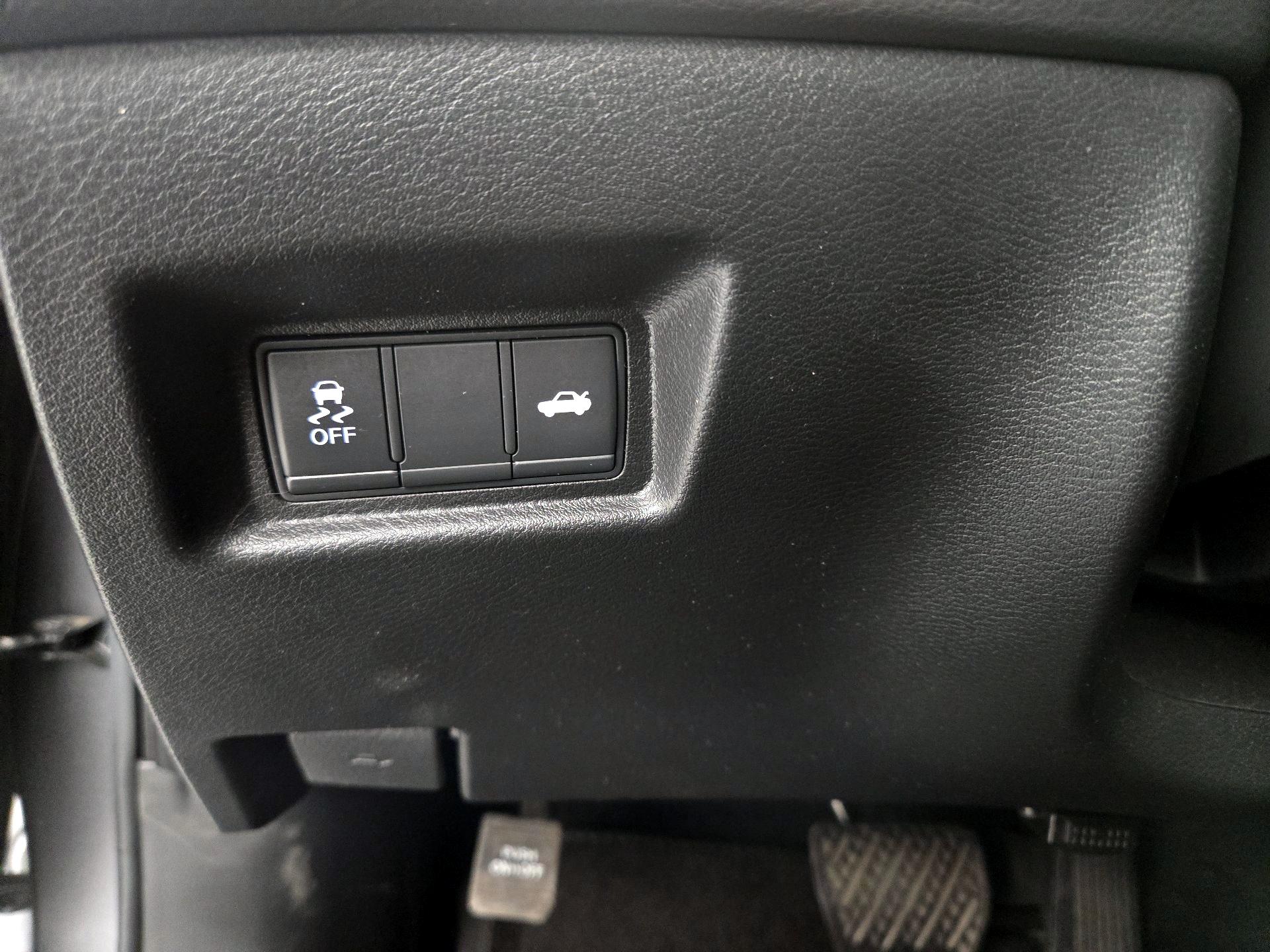 Thumbnail: 2018 INFINITI Q50 - 13