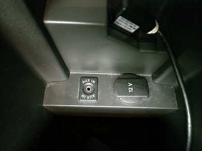 USB/AUX Ports