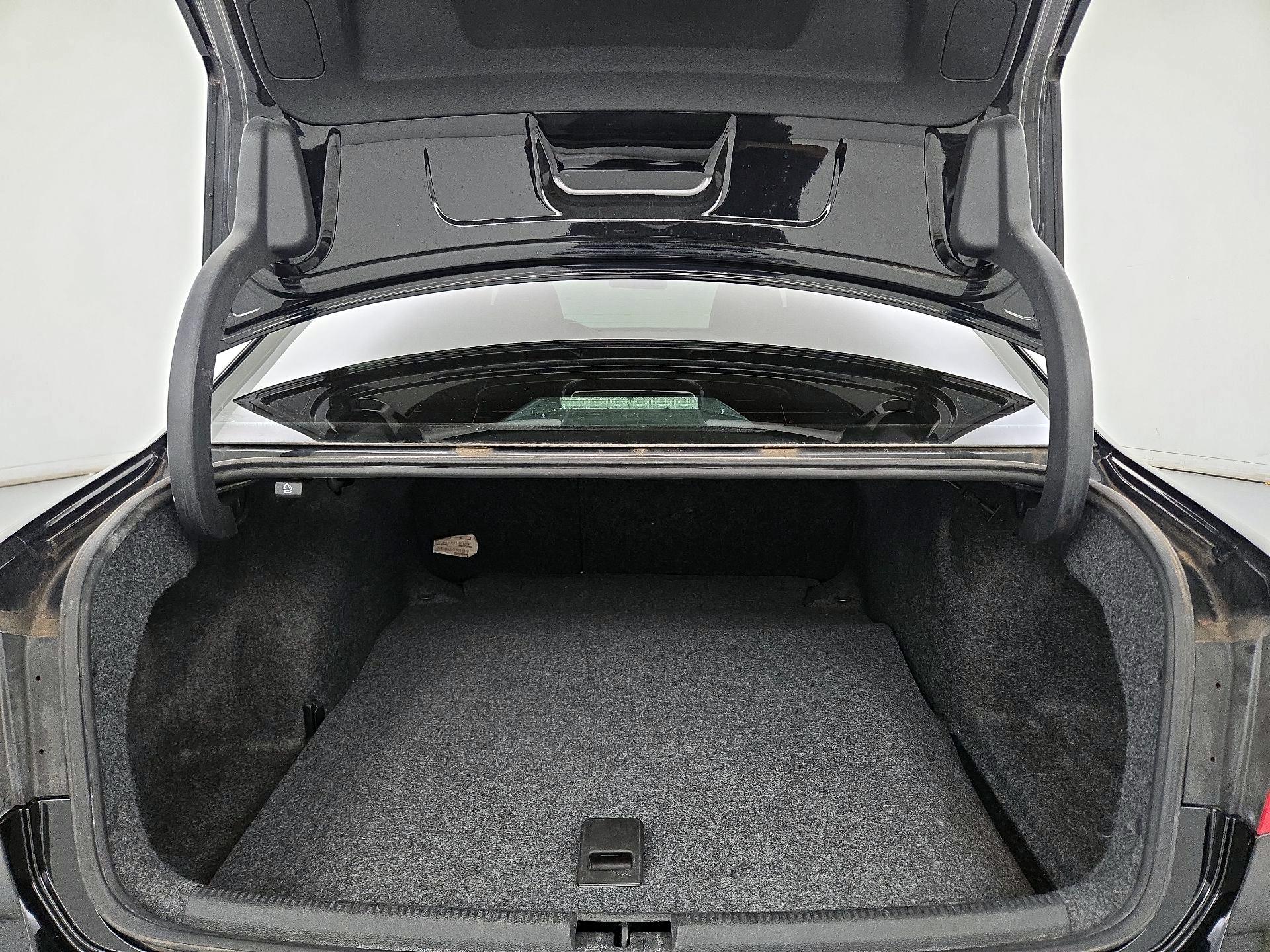 Thumbnail: 2015 Volkswagen Passat - 20