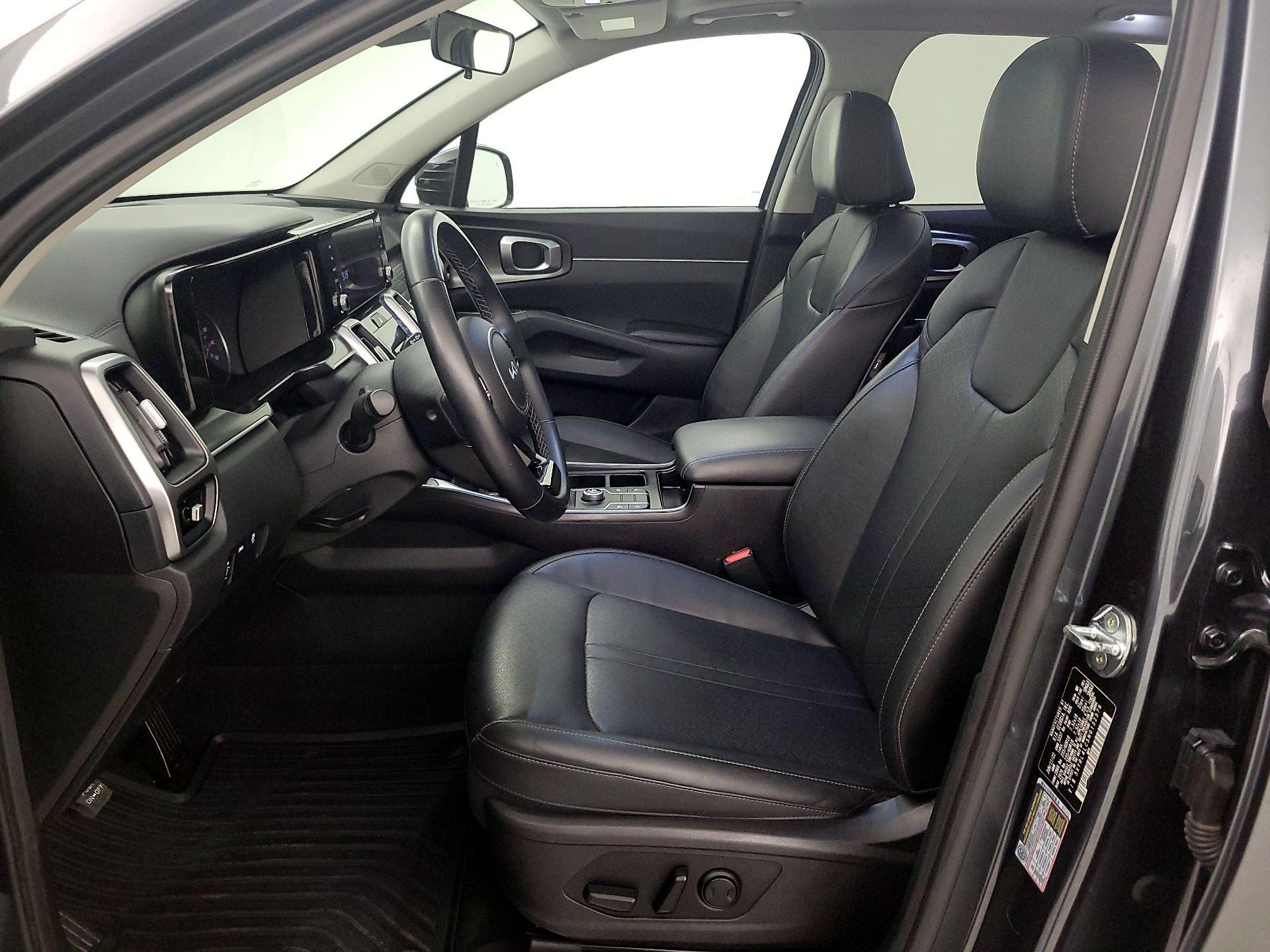 Thumbnail: 2022 Kia Sorento - 11