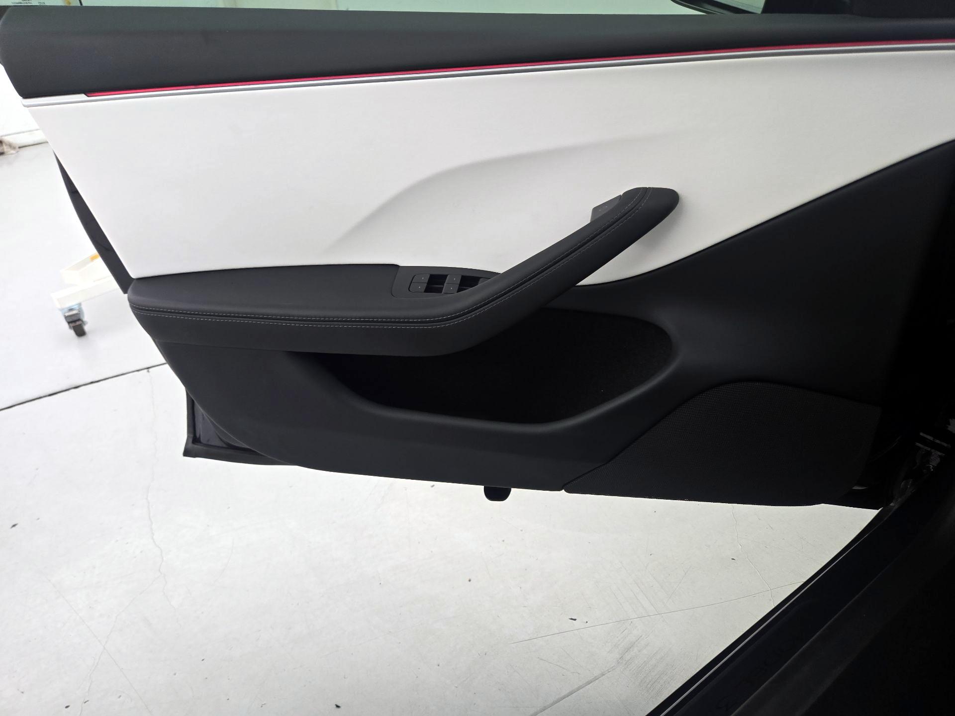 Thumbnail: 2025 Tesla Model 3 - 12