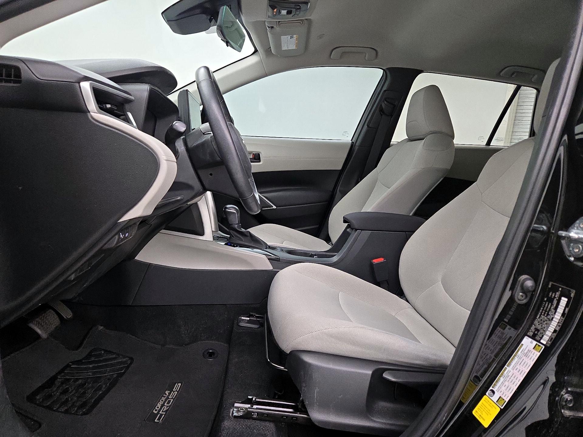 Thumbnail: 2023 Toyota Corolla Cross - 11