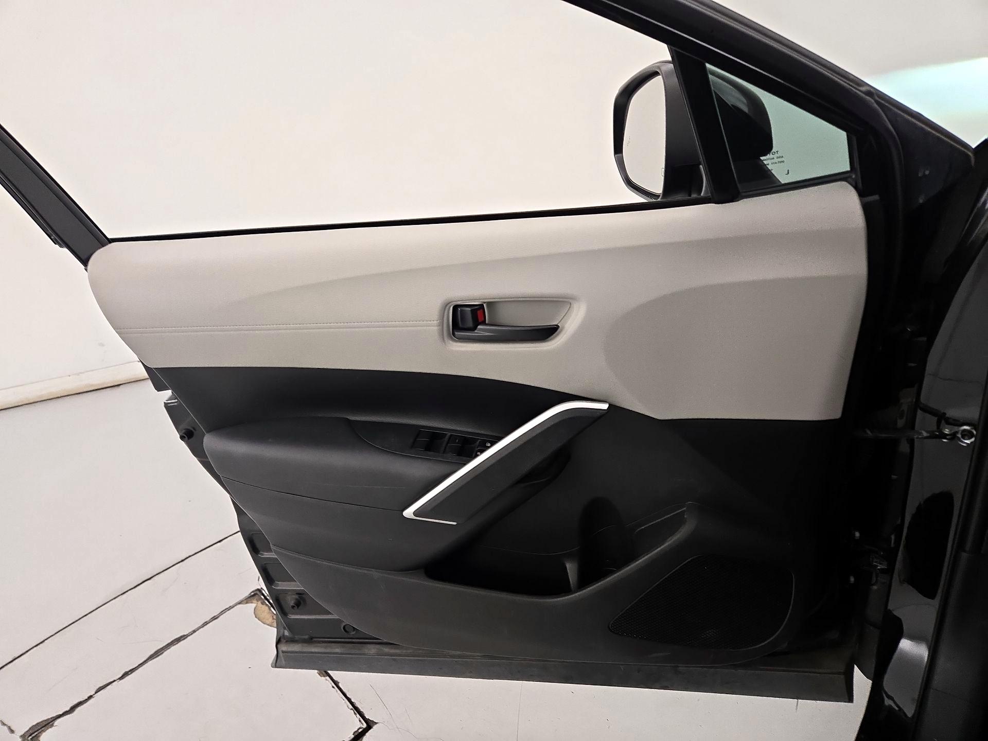 Thumbnail: 2023 Toyota Corolla Cross - 12