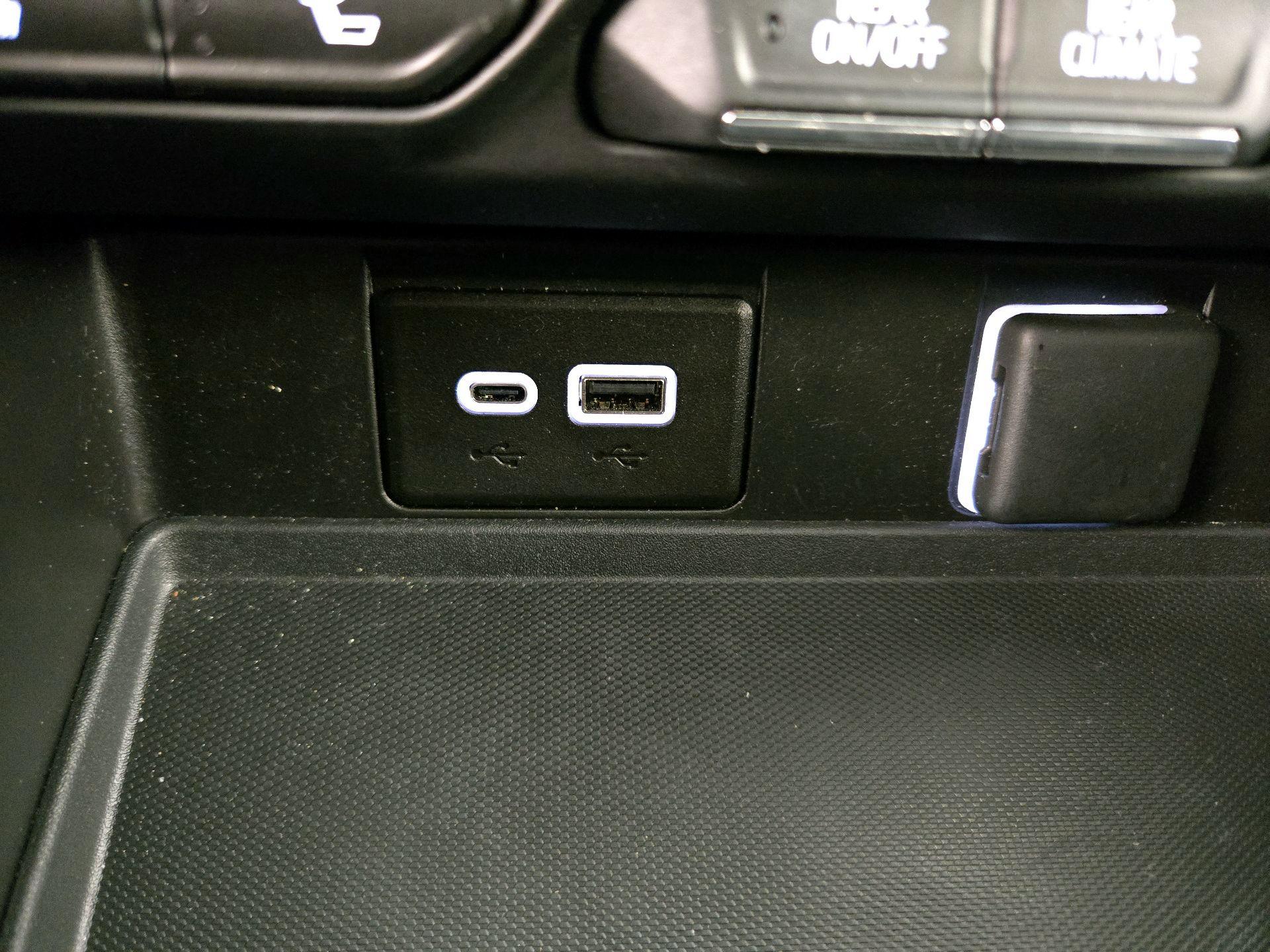 Thumbnail: 2024 Chevrolet Suburban - 18