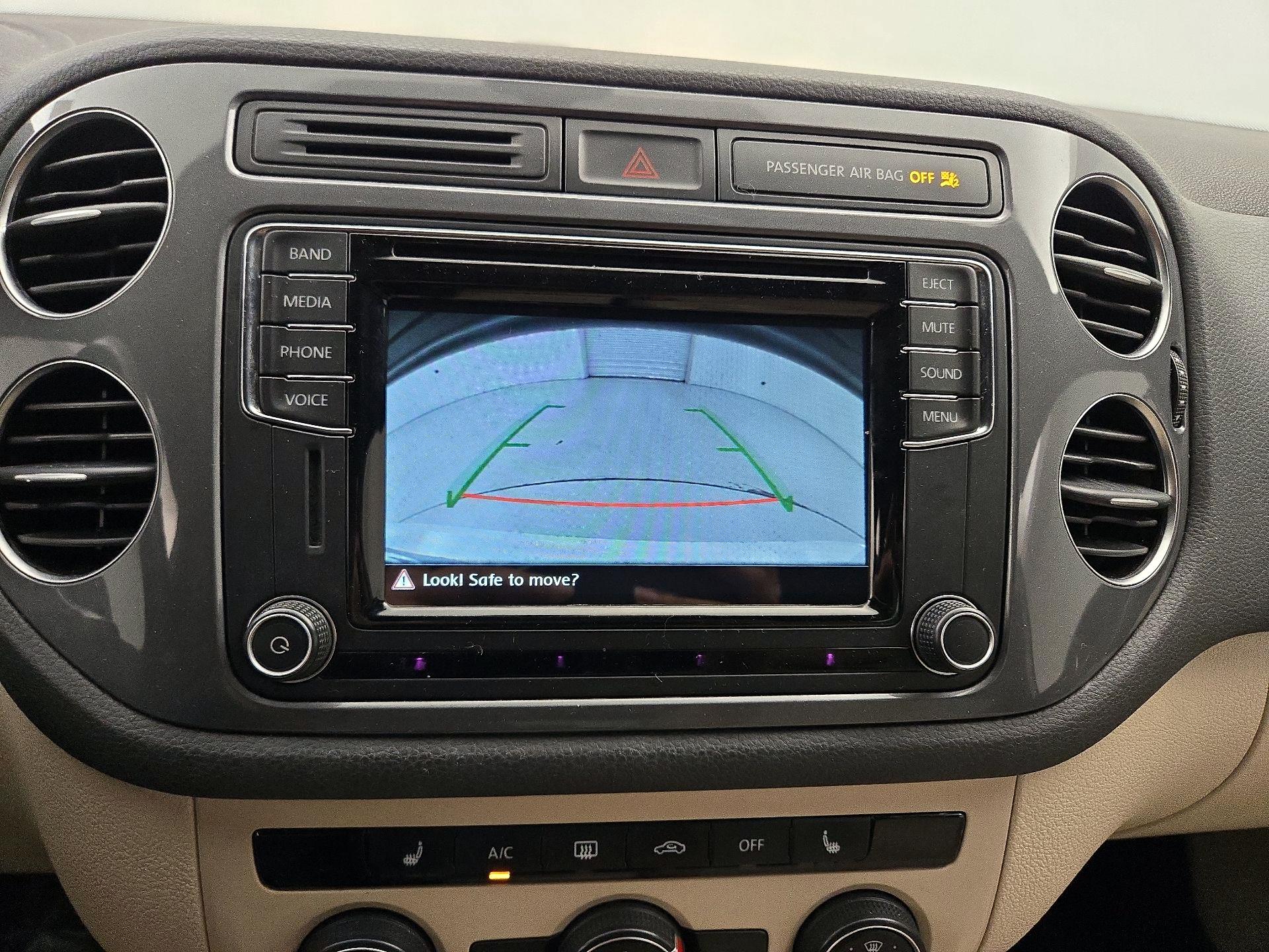 Thumbnail: 2016 Volkswagen Tiguan - 14