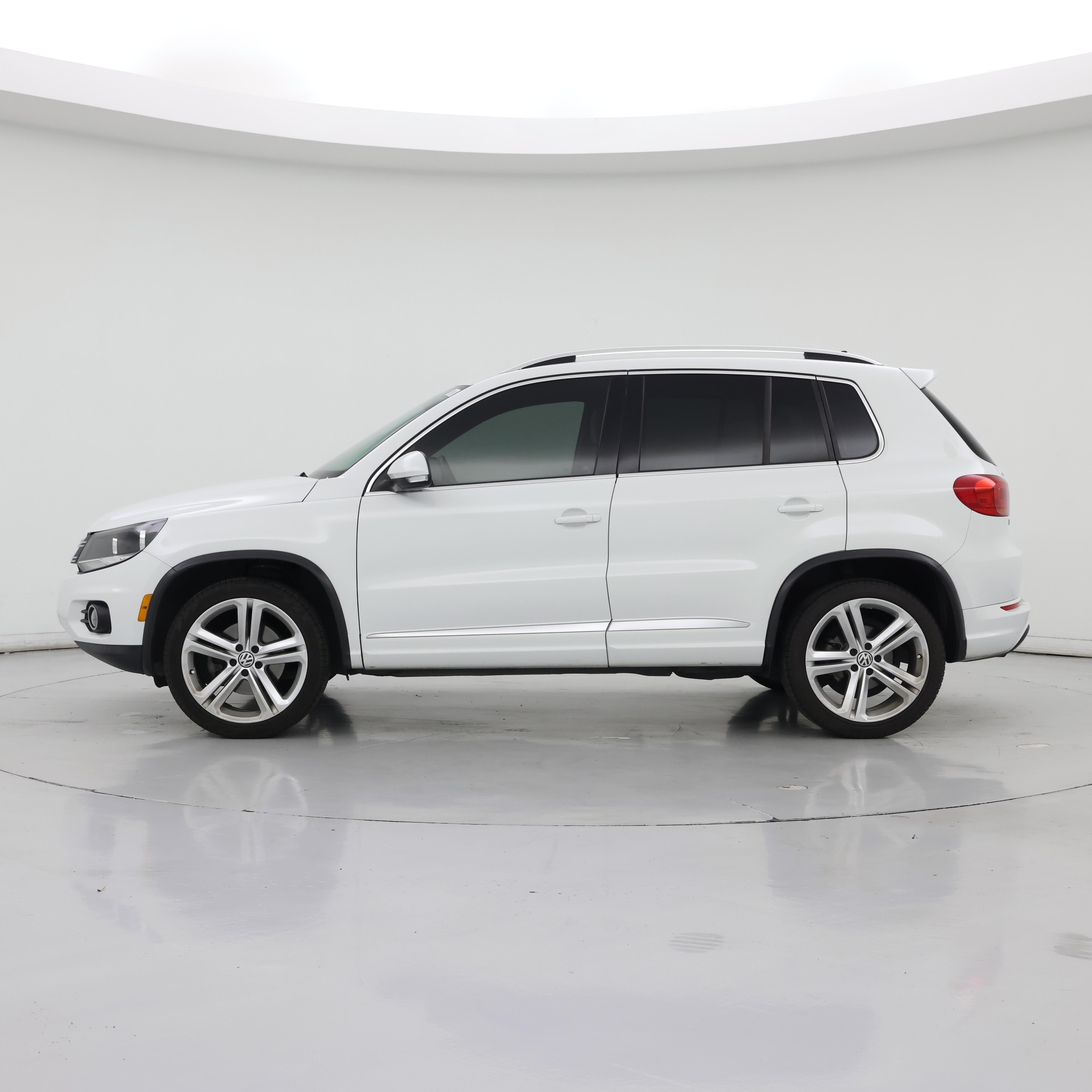 Thumbnail: 2016 Volkswagen Tiguan - 3