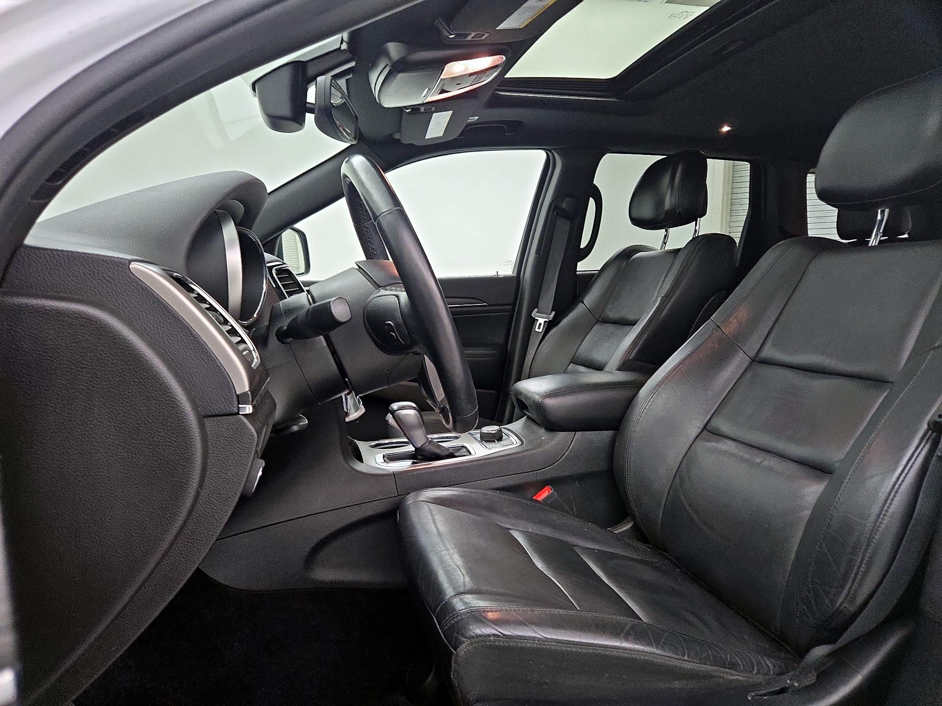Thumbnail: 2019 Jeep Grand Cherokee - 11