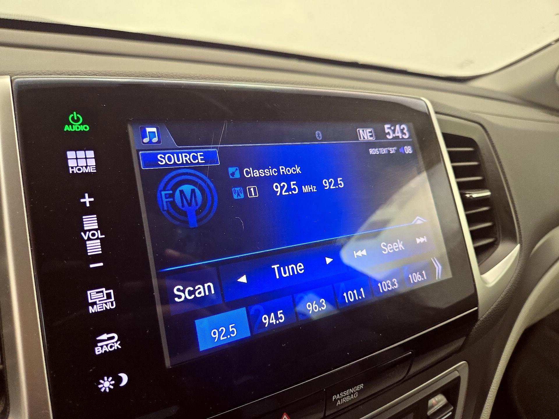 Thumbnail: 2016 Honda Pilot - 15