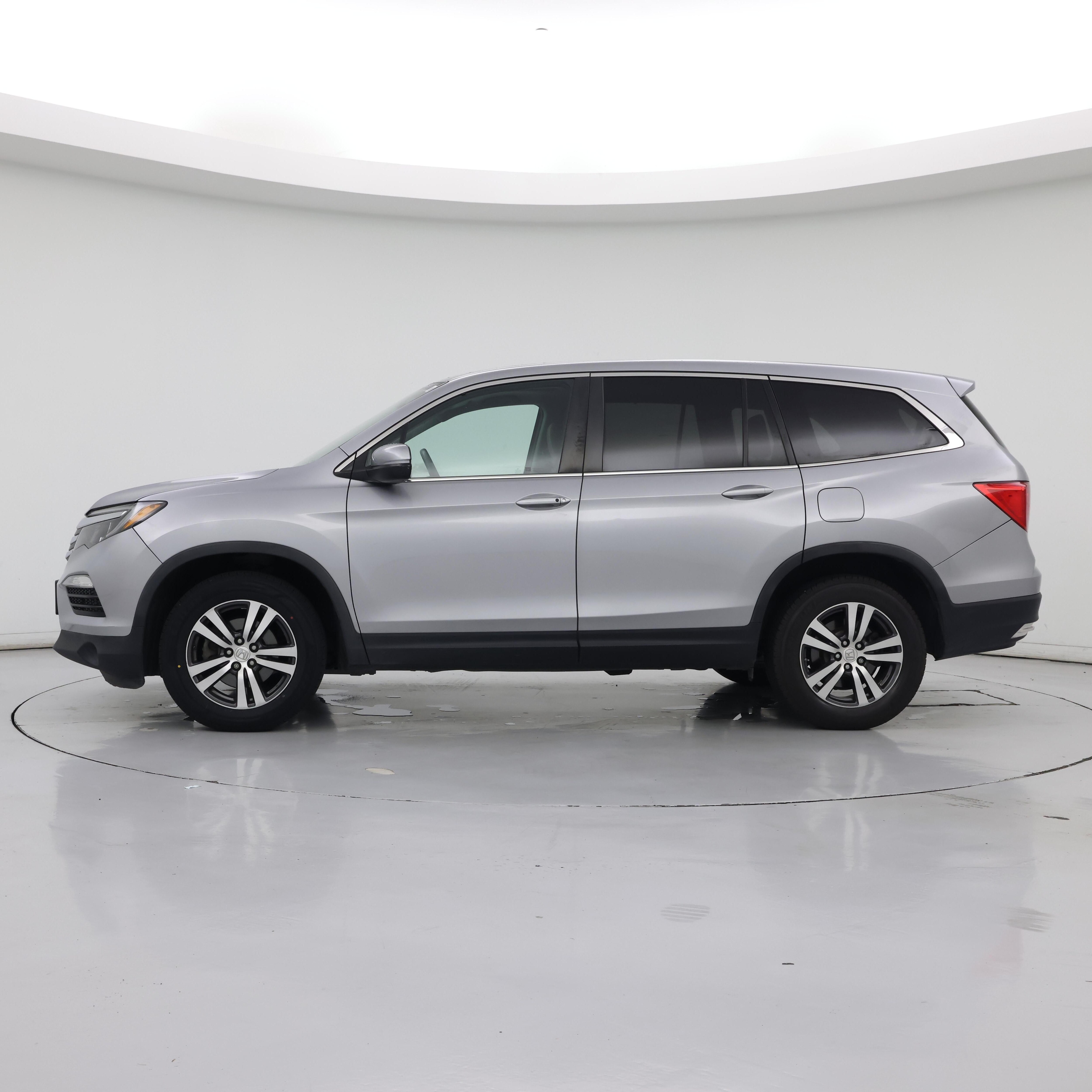 Thumbnail: 2016 Honda Pilot - 3