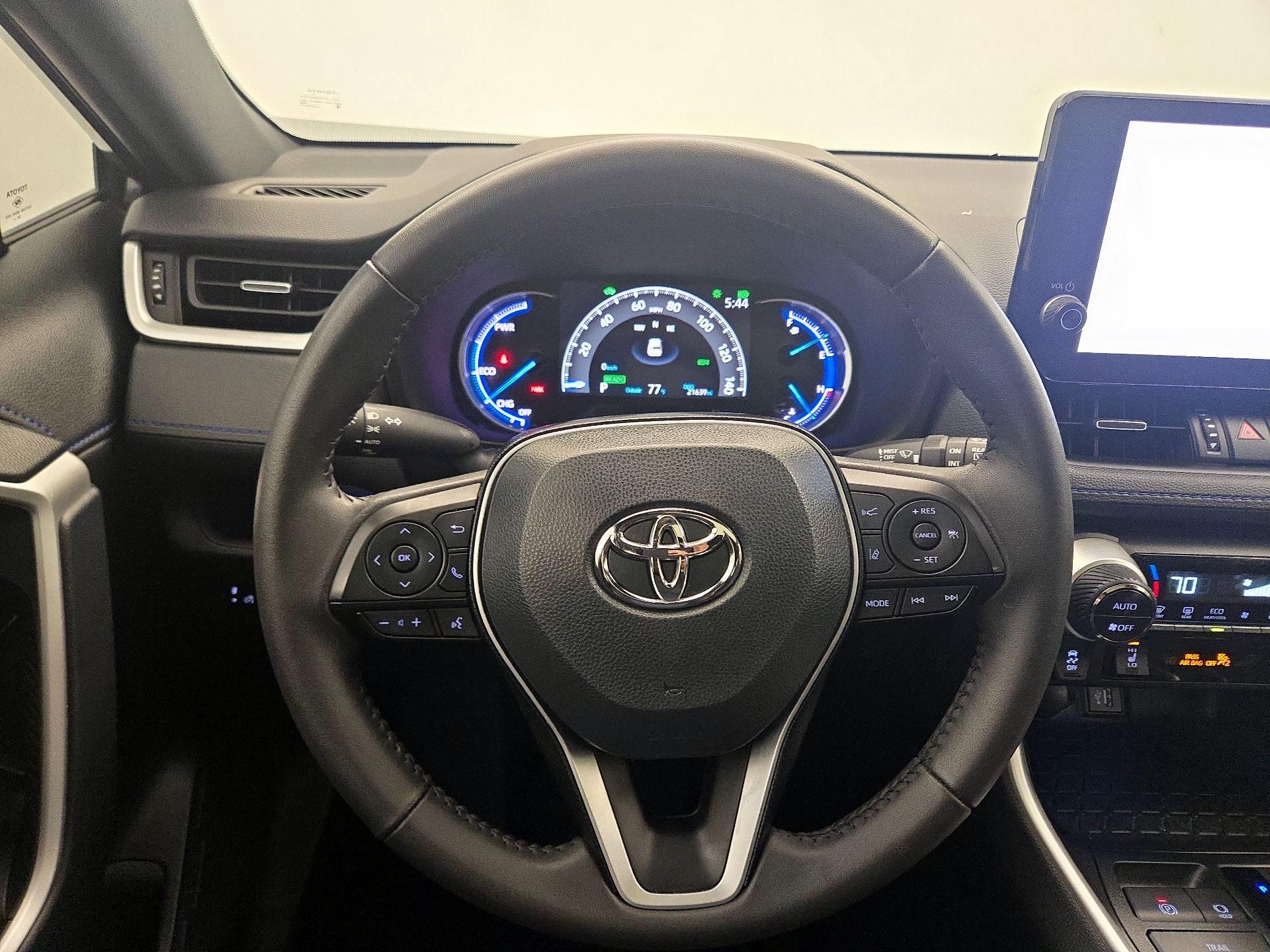 Thumbnail: 2025 Toyota RAV4 - 10