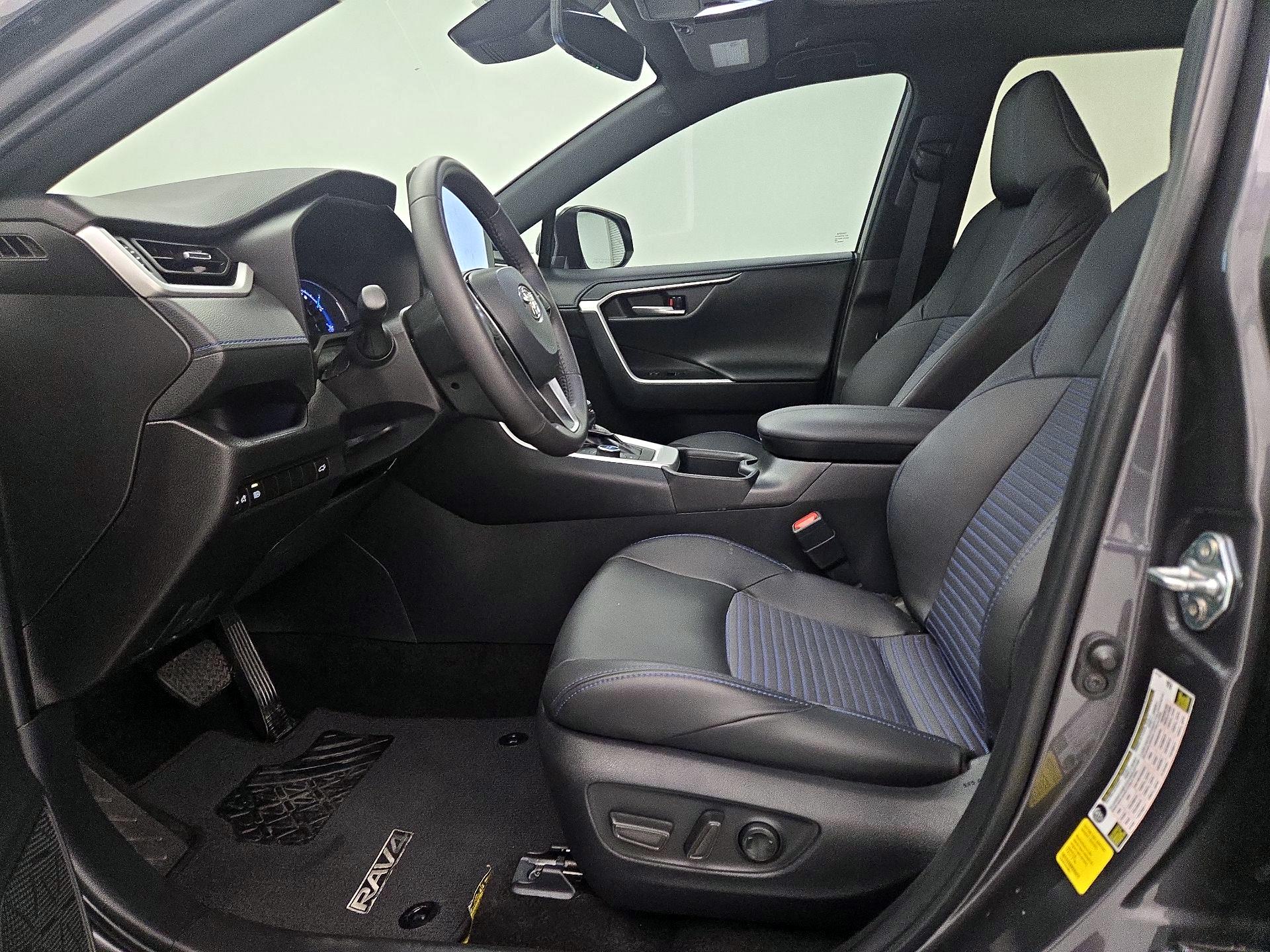 Thumbnail: 2025 Toyota RAV4 - 11