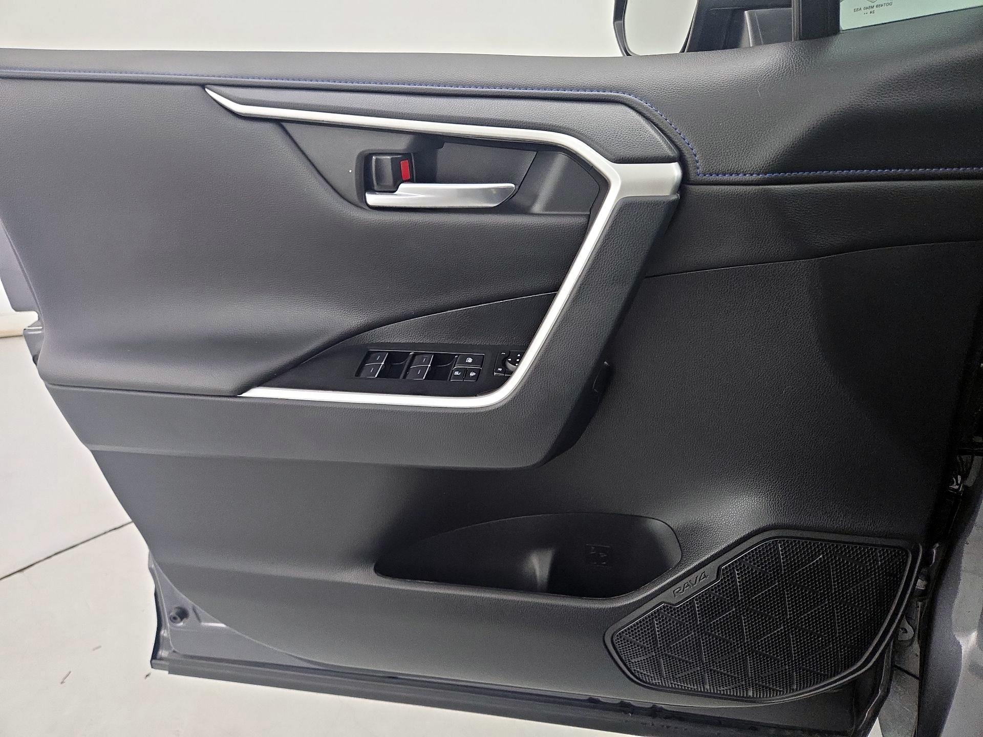 Thumbnail: 2025 Toyota RAV4 - 12