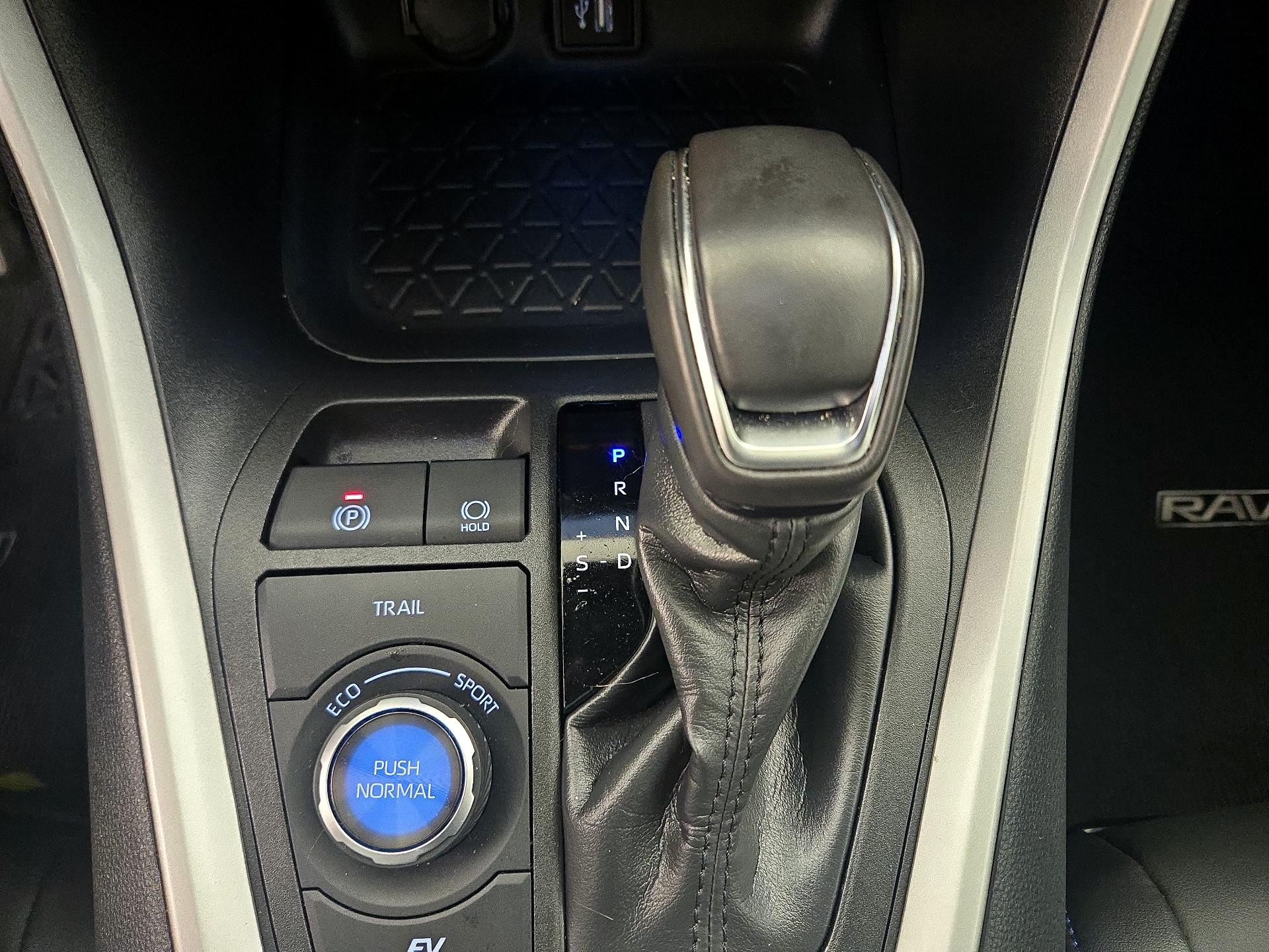 Thumbnail: 2025 Toyota RAV4 - 17