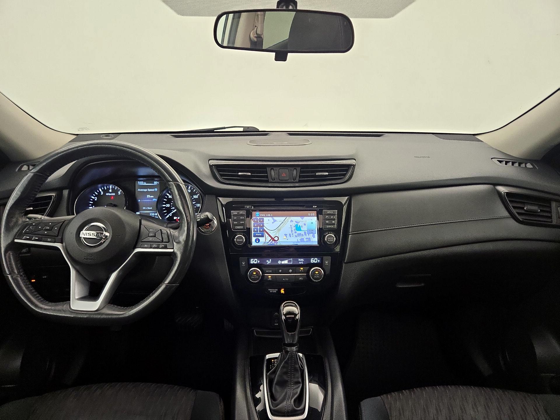 Thumbnail: 2017 Nissan Rogue - 9