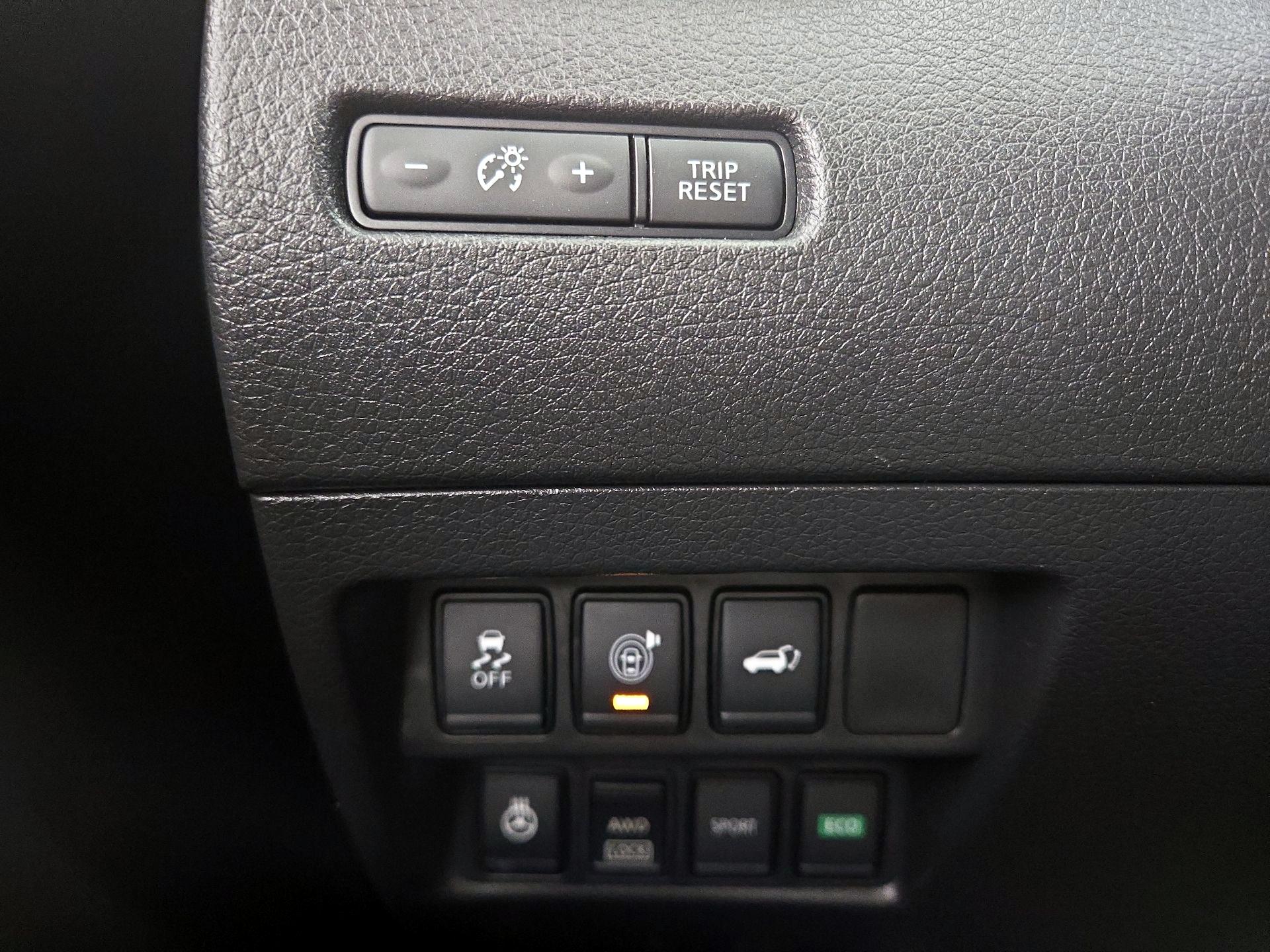 Thumbnail: 2017 Nissan Rogue - 13