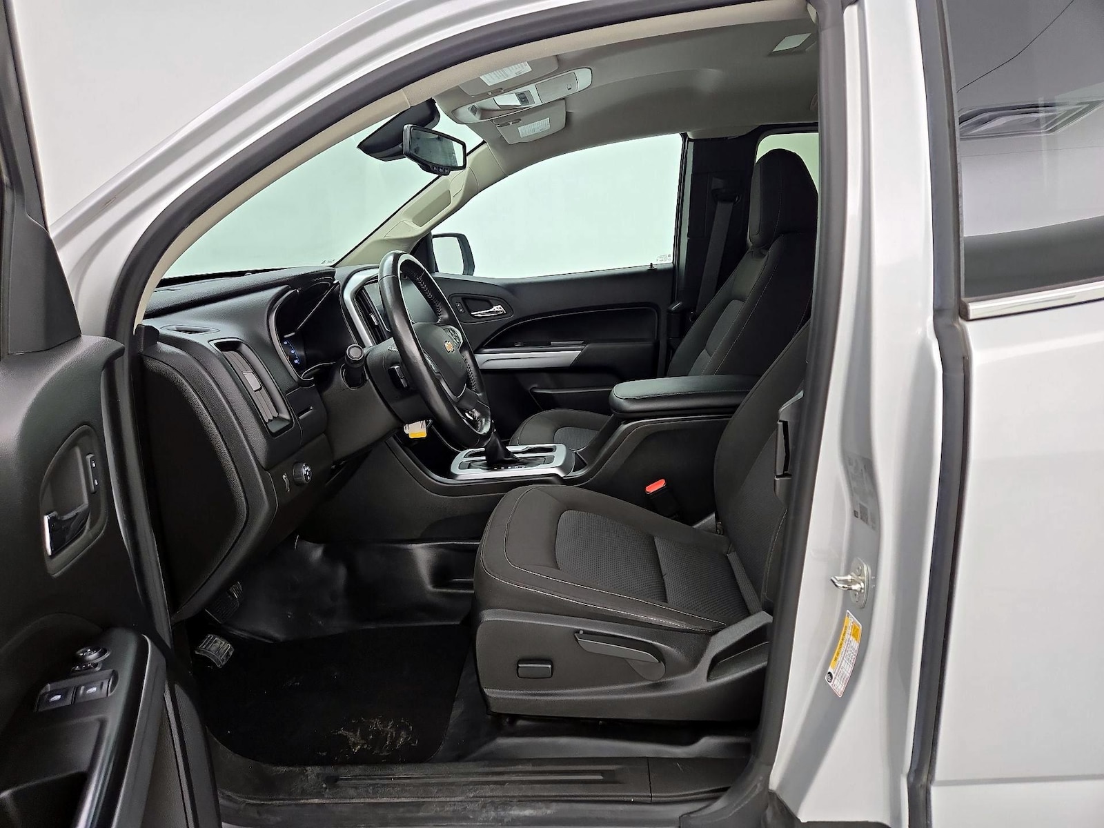 2022 Chevrolet Colorado LT - Photo 12