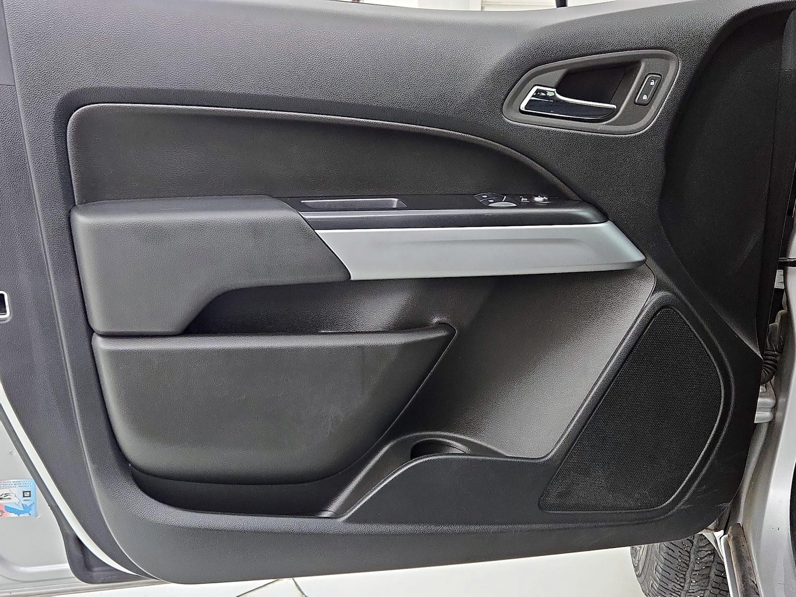 2022 Chevrolet Colorado LT - Photo 13