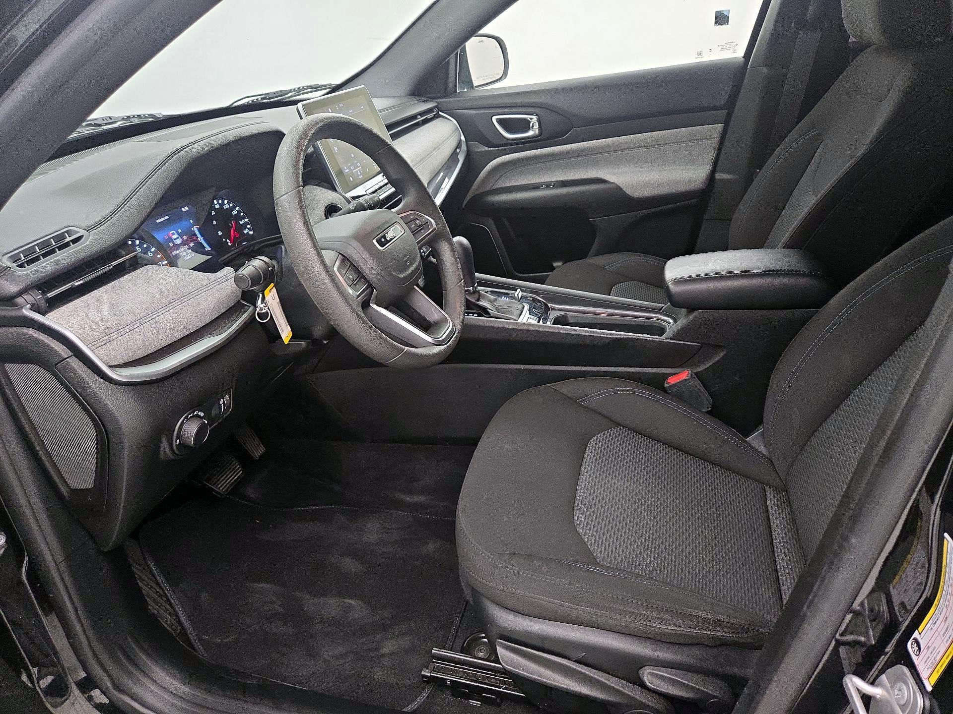 Thumbnail: 2023 Jeep Compass - 11