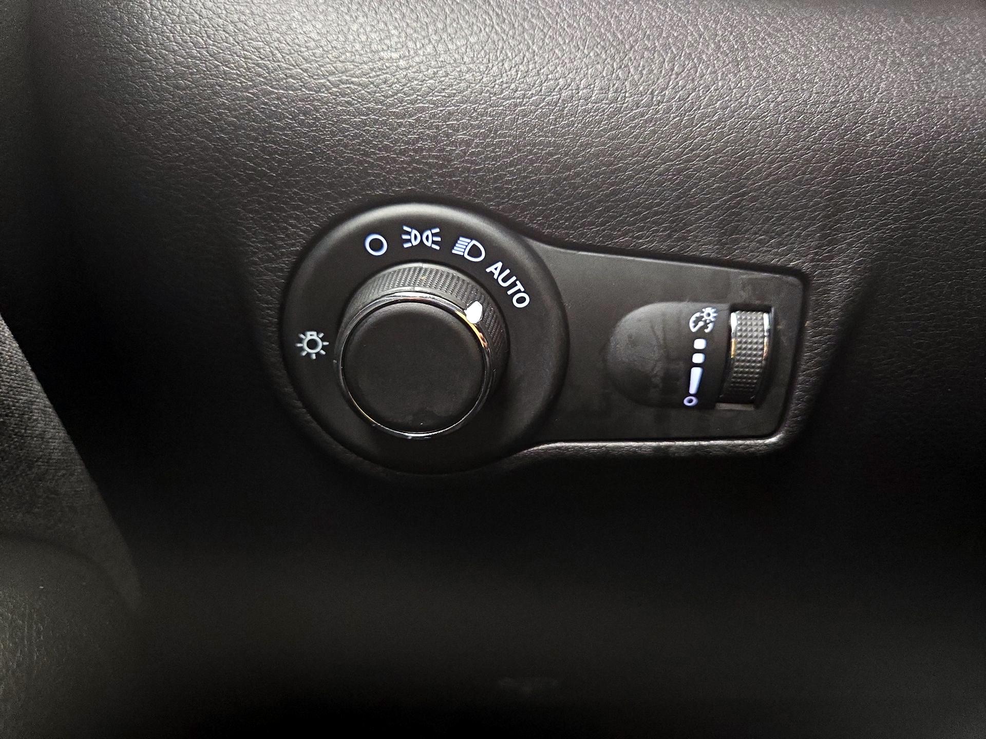 Thumbnail: 2023 Jeep Compass - 13