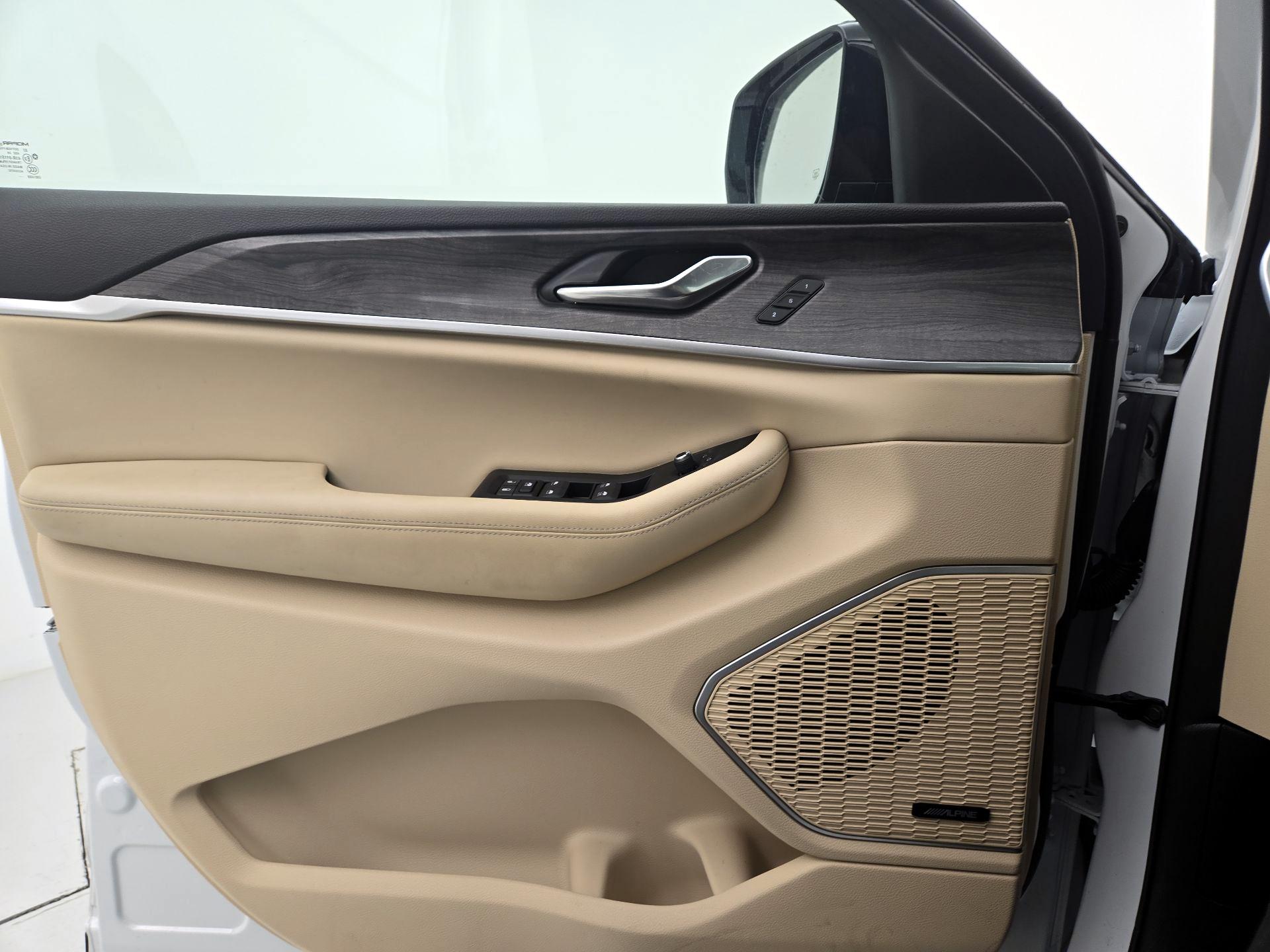 Thumbnail: 2025 Jeep Grand Cherokee L - 12