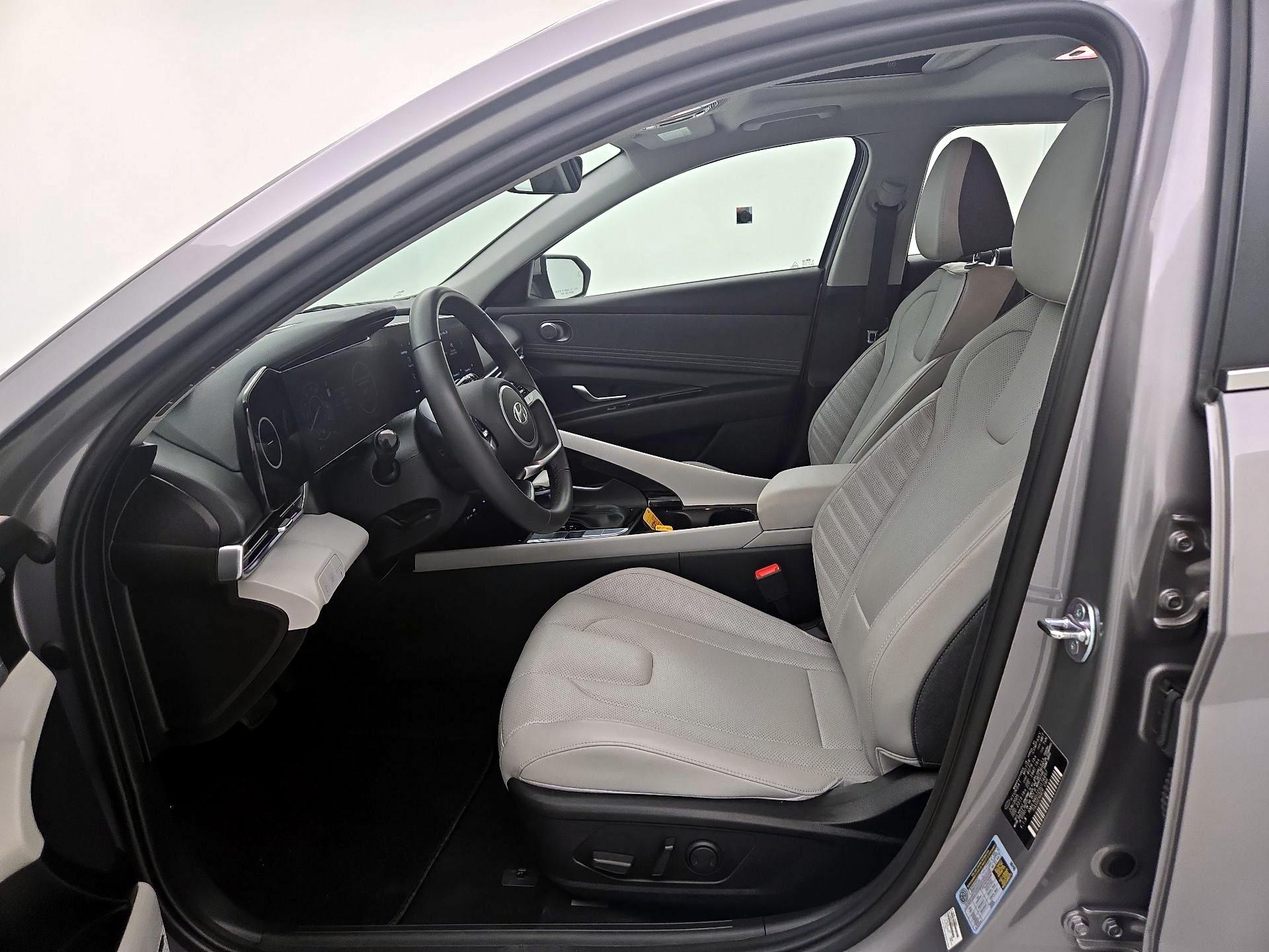 Thumbnail: 2025 Hyundai Elantra - 11