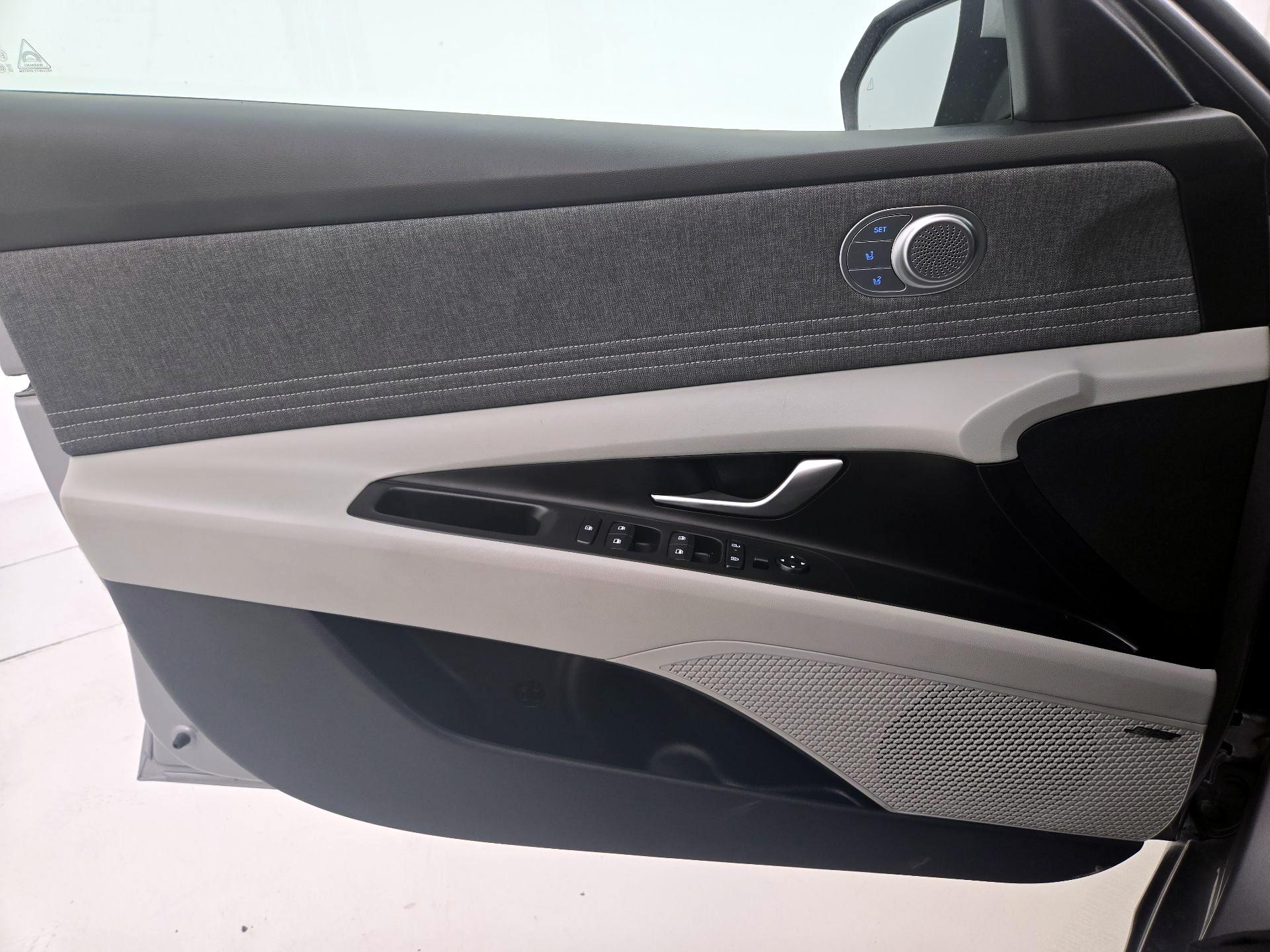 Thumbnail: 2025 Hyundai Elantra - 12