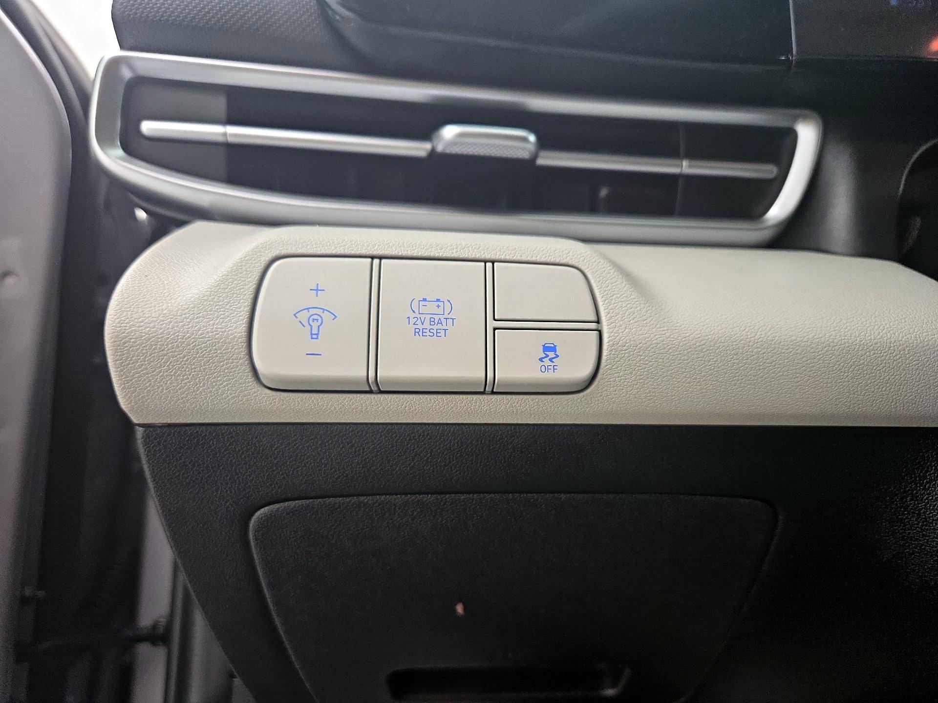 Thumbnail: 2025 Hyundai Elantra - 13