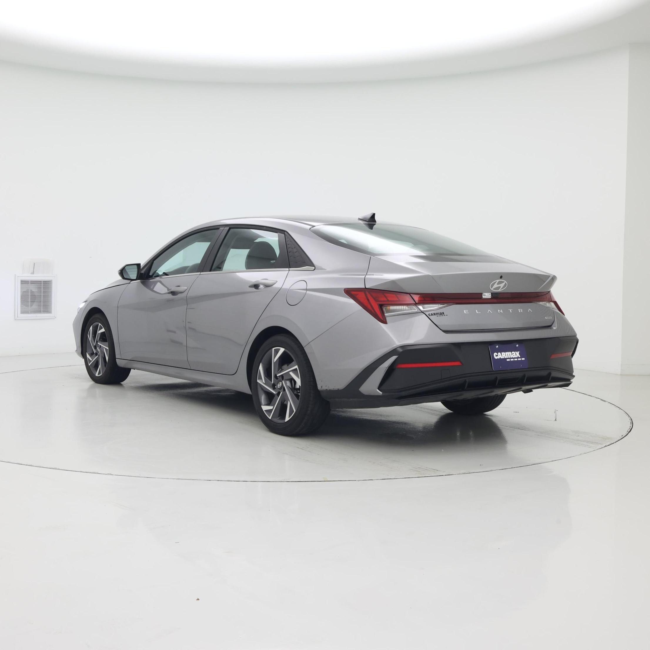 Thumbnail: 2025 Hyundai Elantra - 2