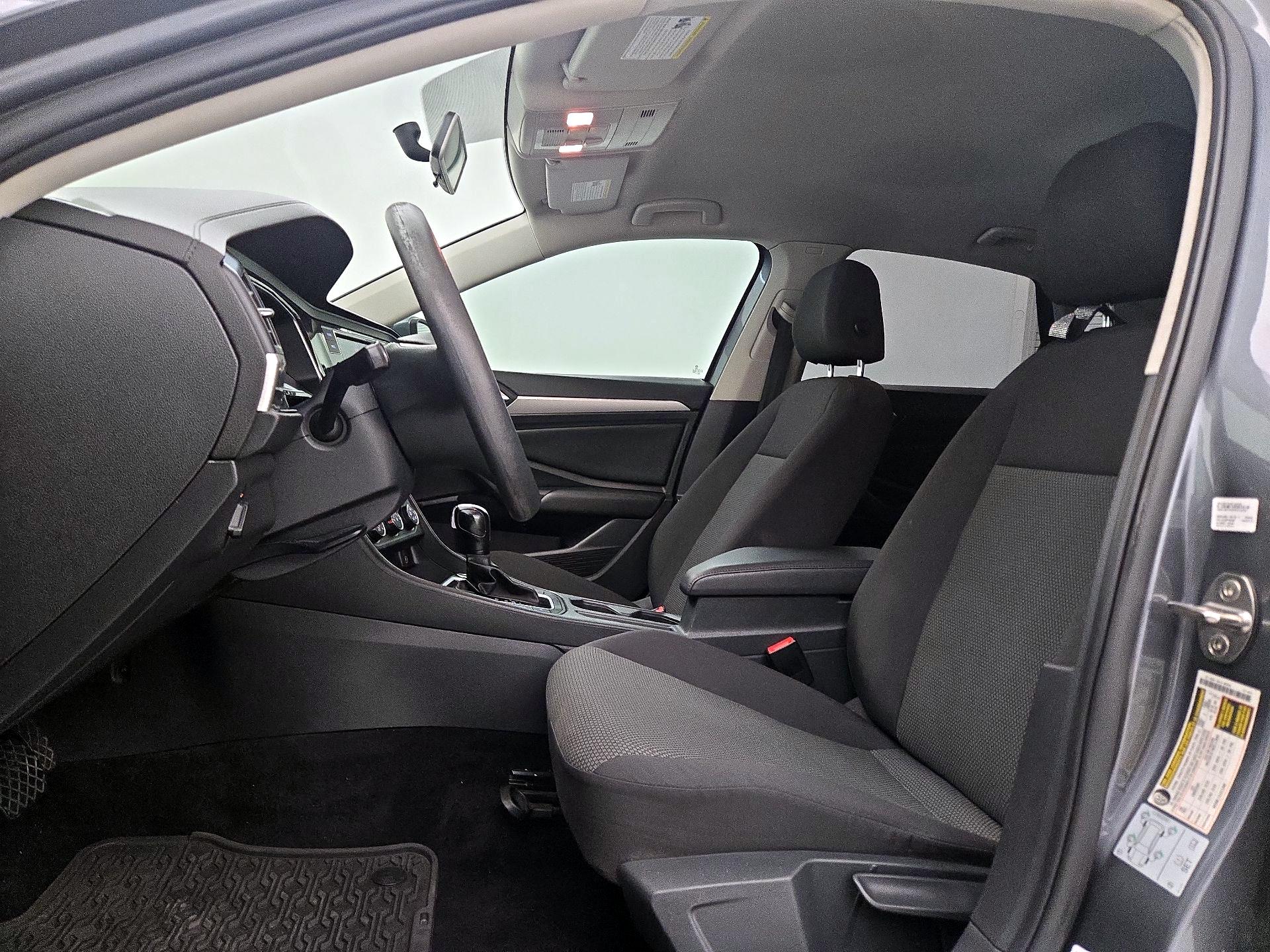 Thumbnail: 2019 Volkswagen Jetta - 11