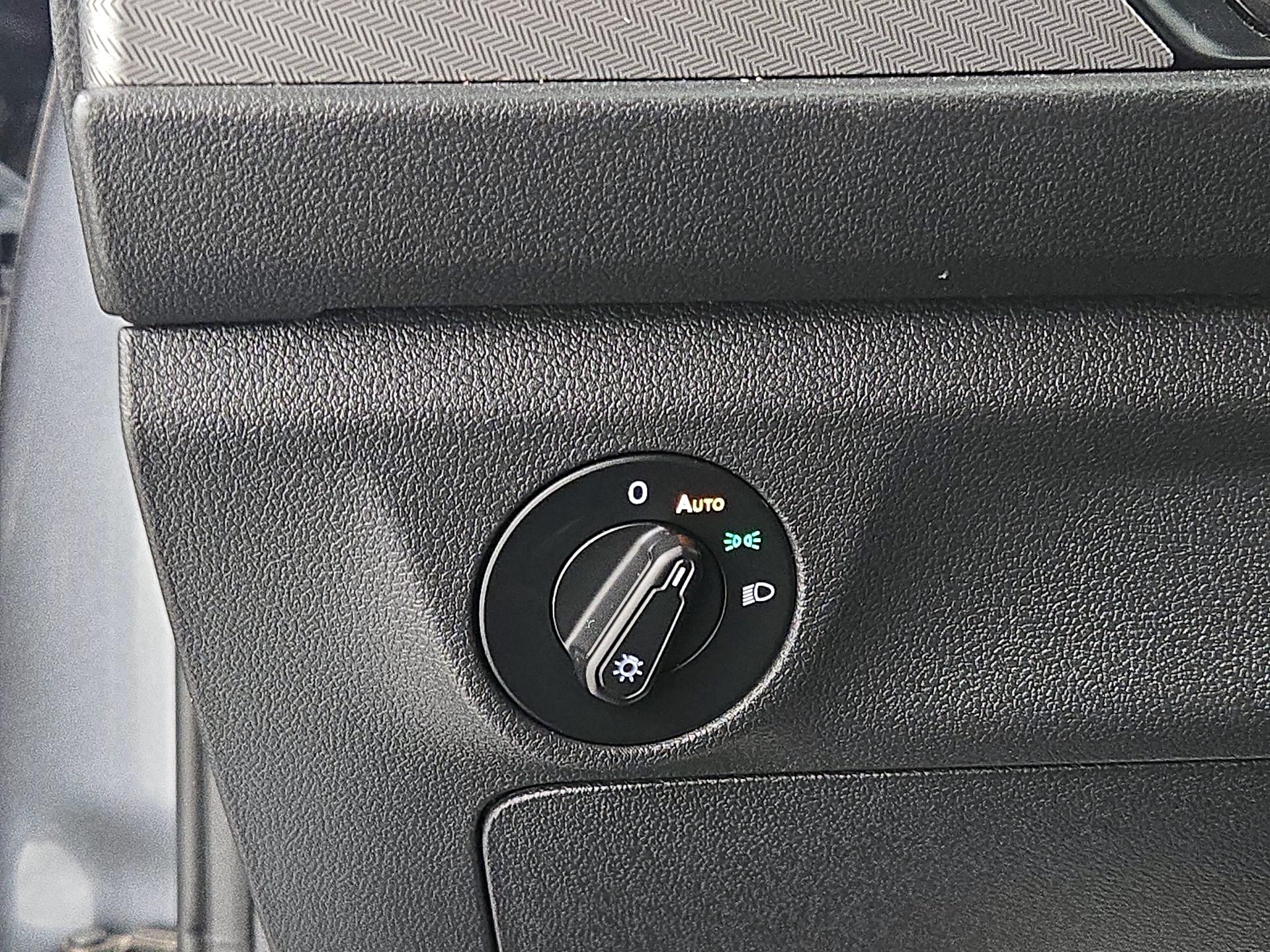 Thumbnail: 2019 Volkswagen Jetta - 13