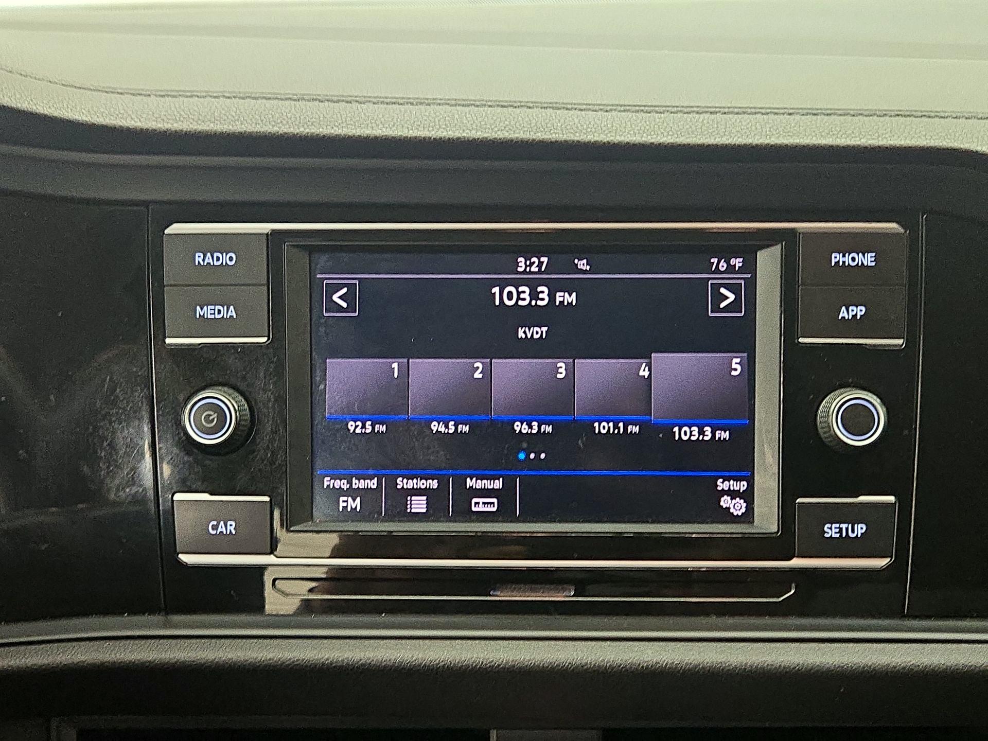 Thumbnail: 2019 Volkswagen Jetta - 15